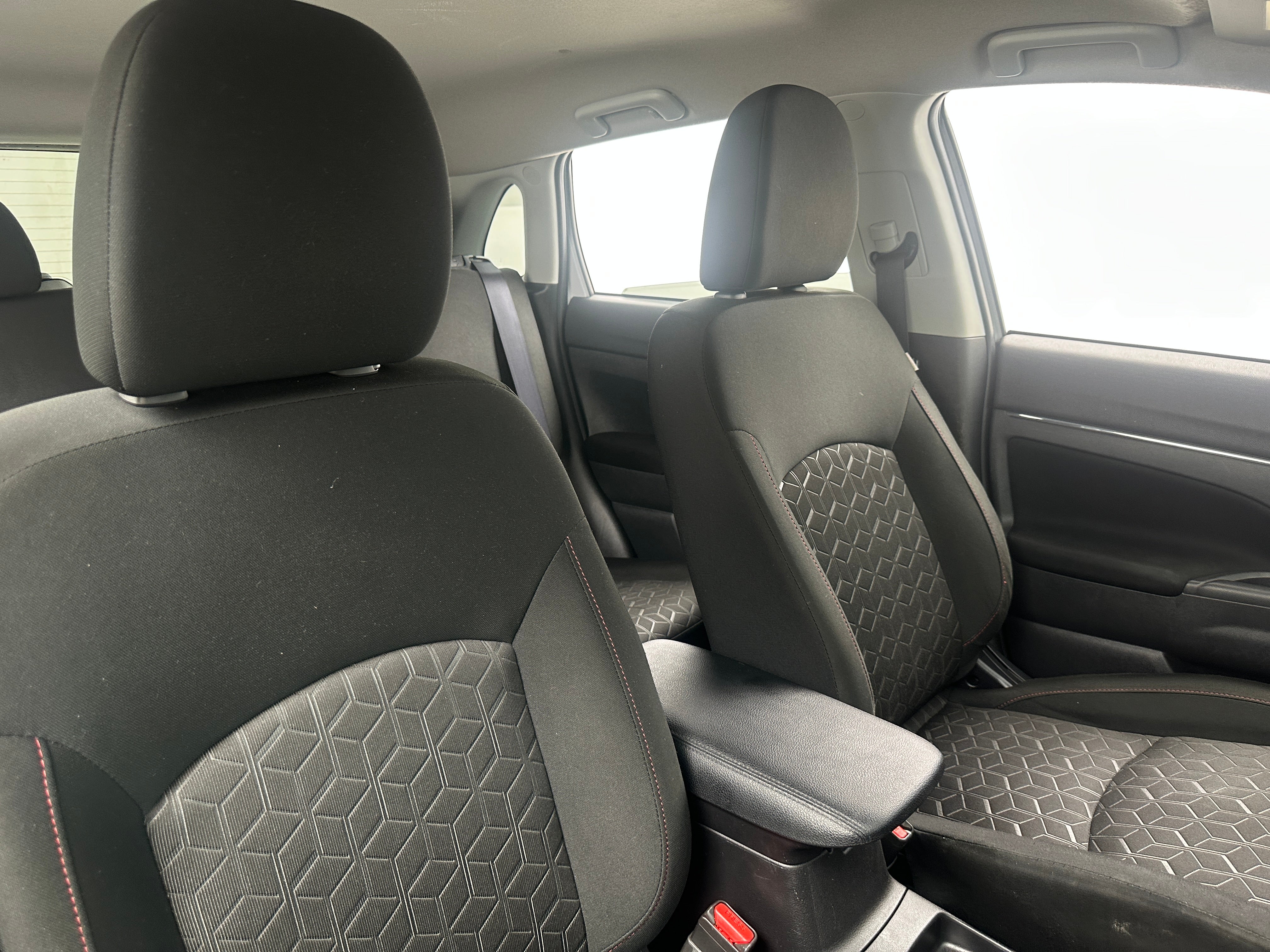 Thumbnail: 2023 Mitsubishi Outlander Sport - 2