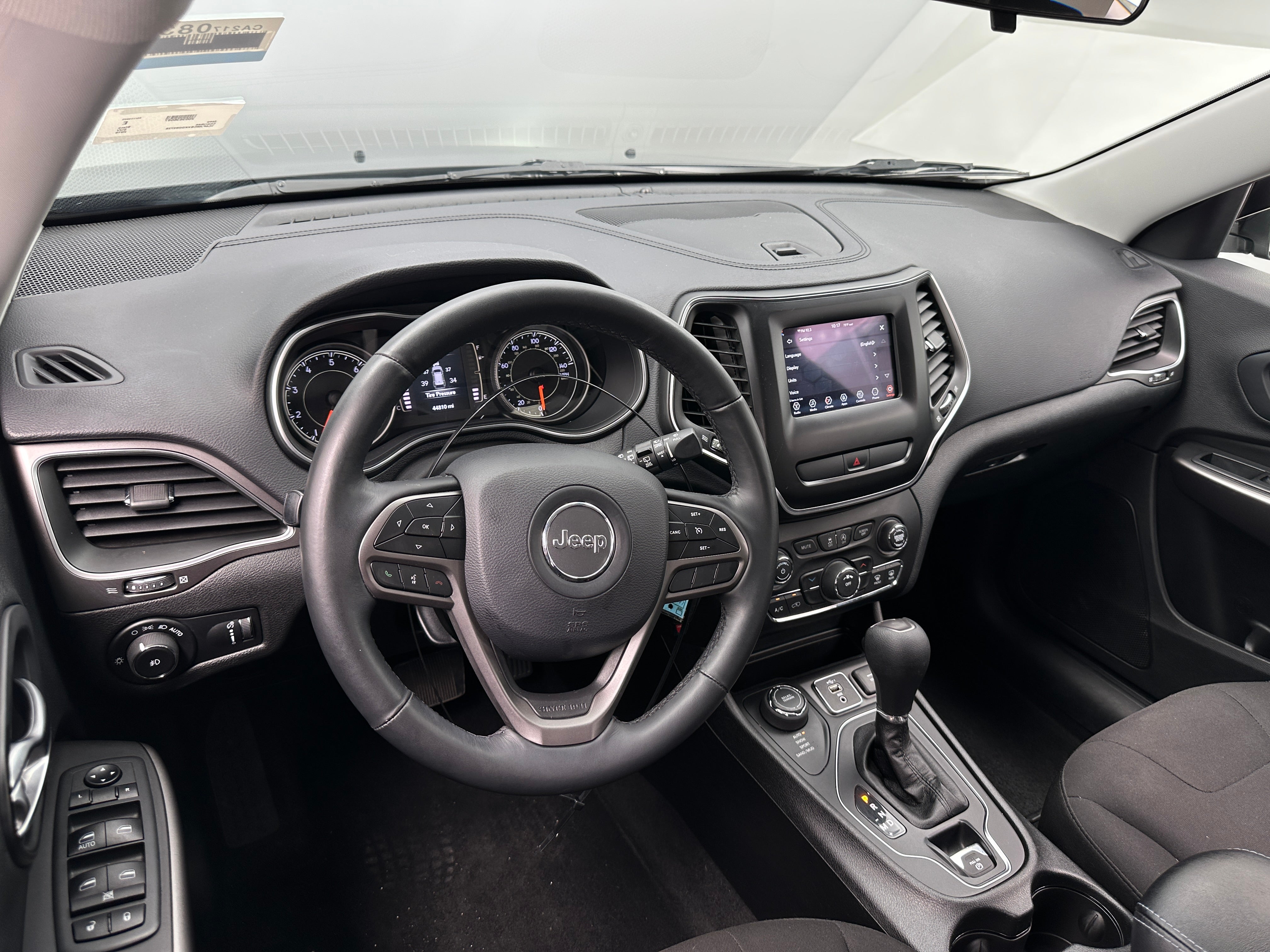 Thumbnail: 2019 Jeep Cherokee - 3