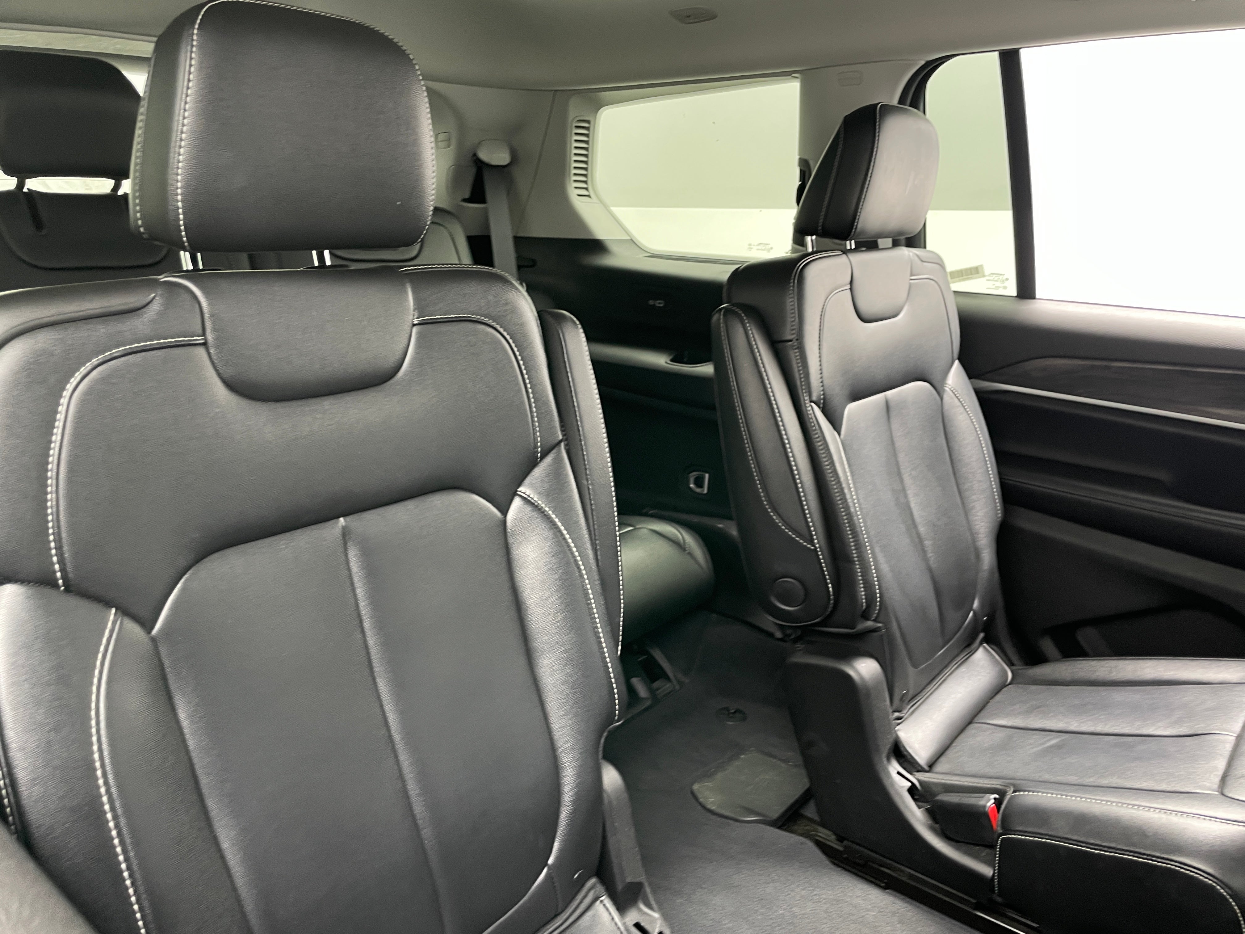 Thumbnail: 2023 Jeep Grand Cherokee L - 5