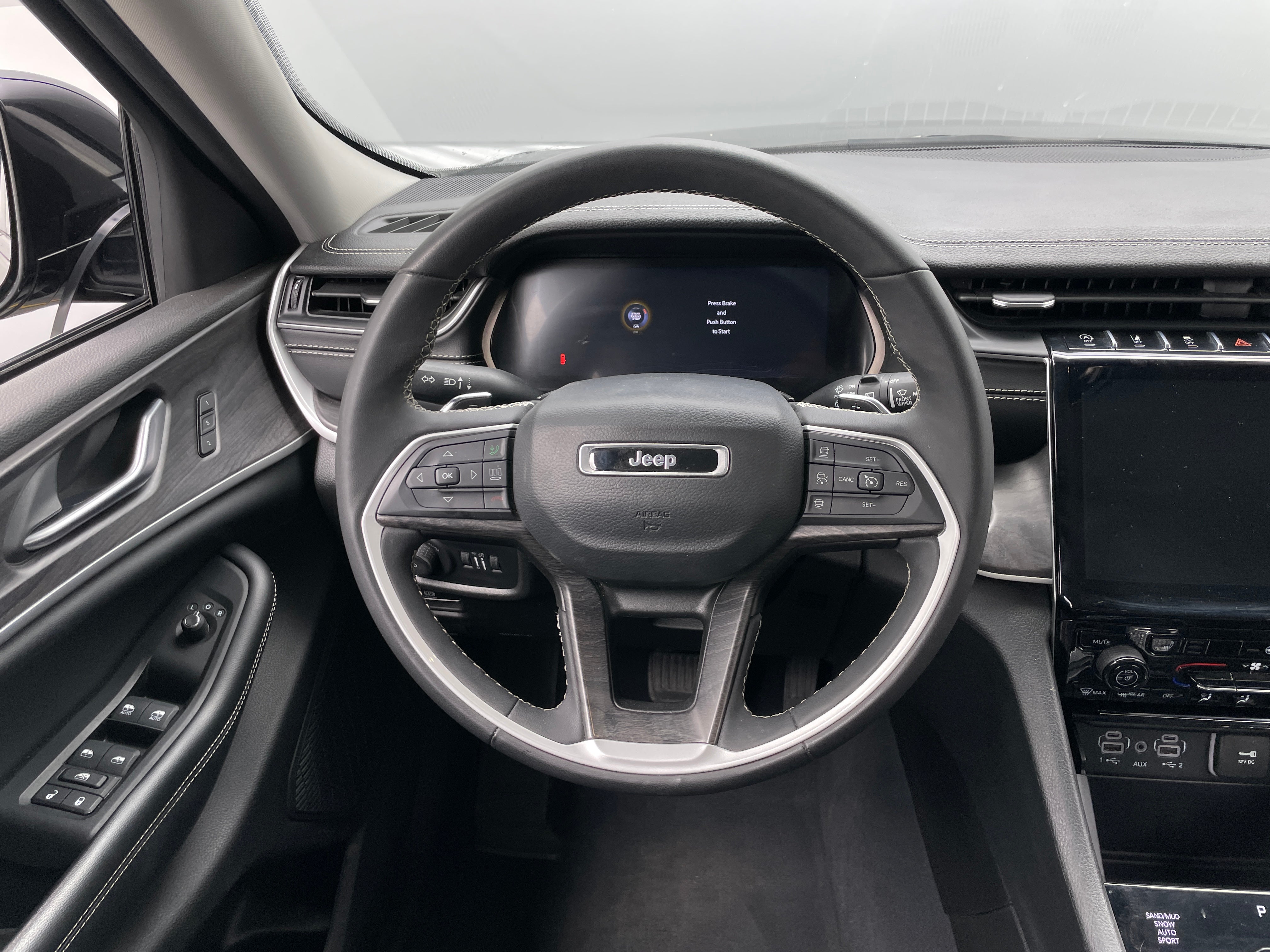 Thumbnail: 2023 Jeep Grand Cherokee L - 4