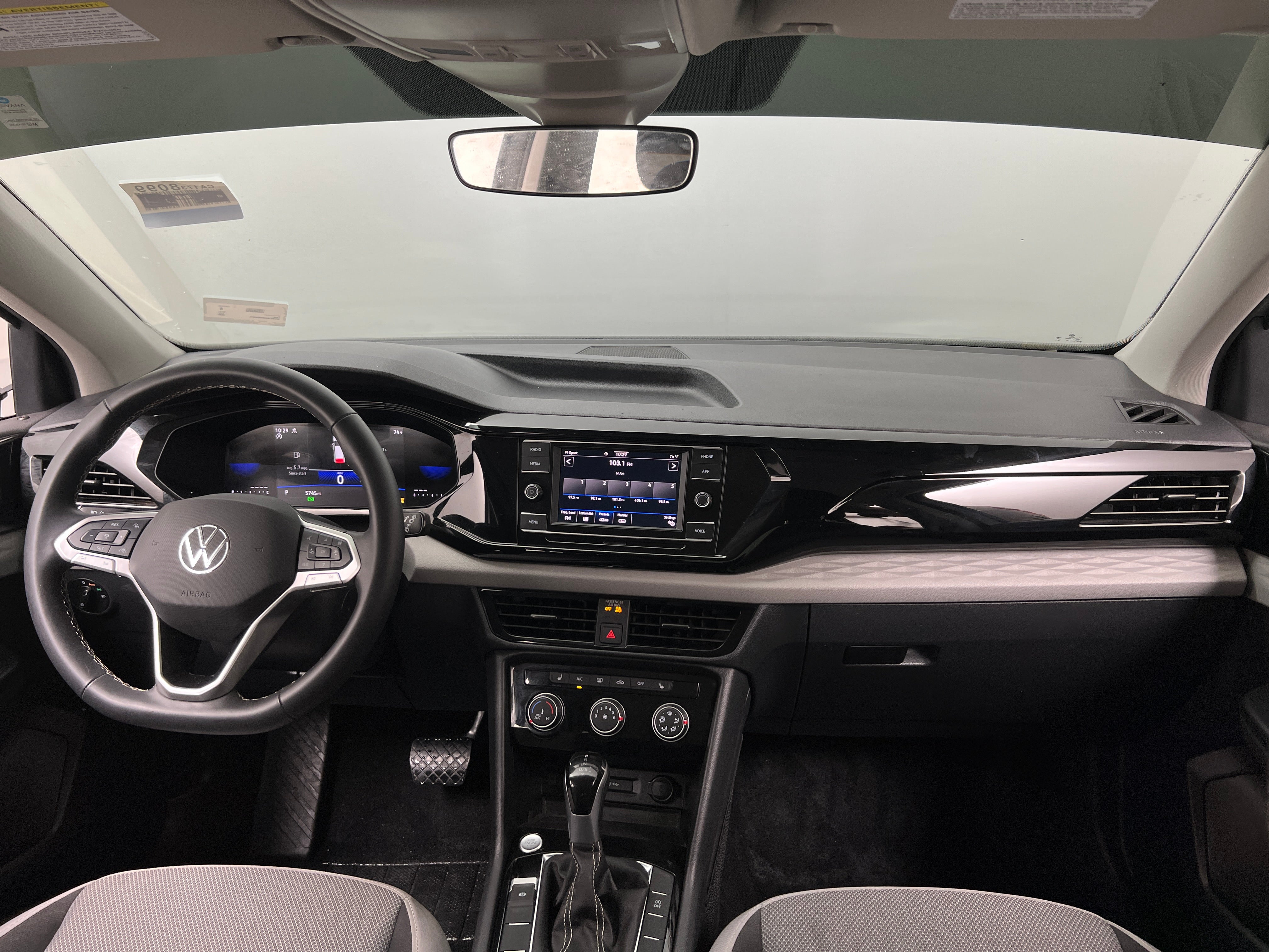 Thumbnail: 2024 Volkswagen Taos - 3