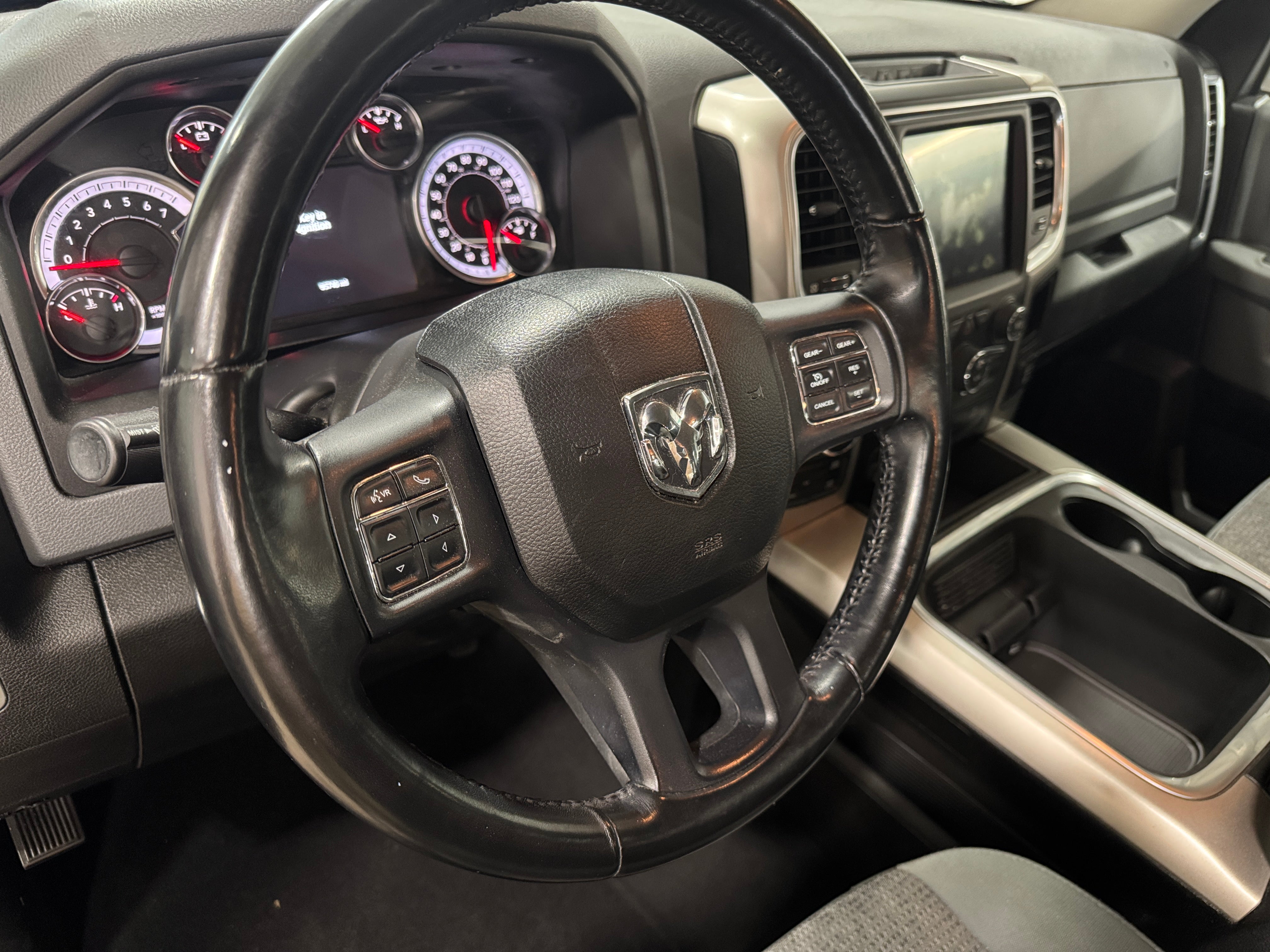 Thumbnail: 2020 RAM 1500 Classic - 3