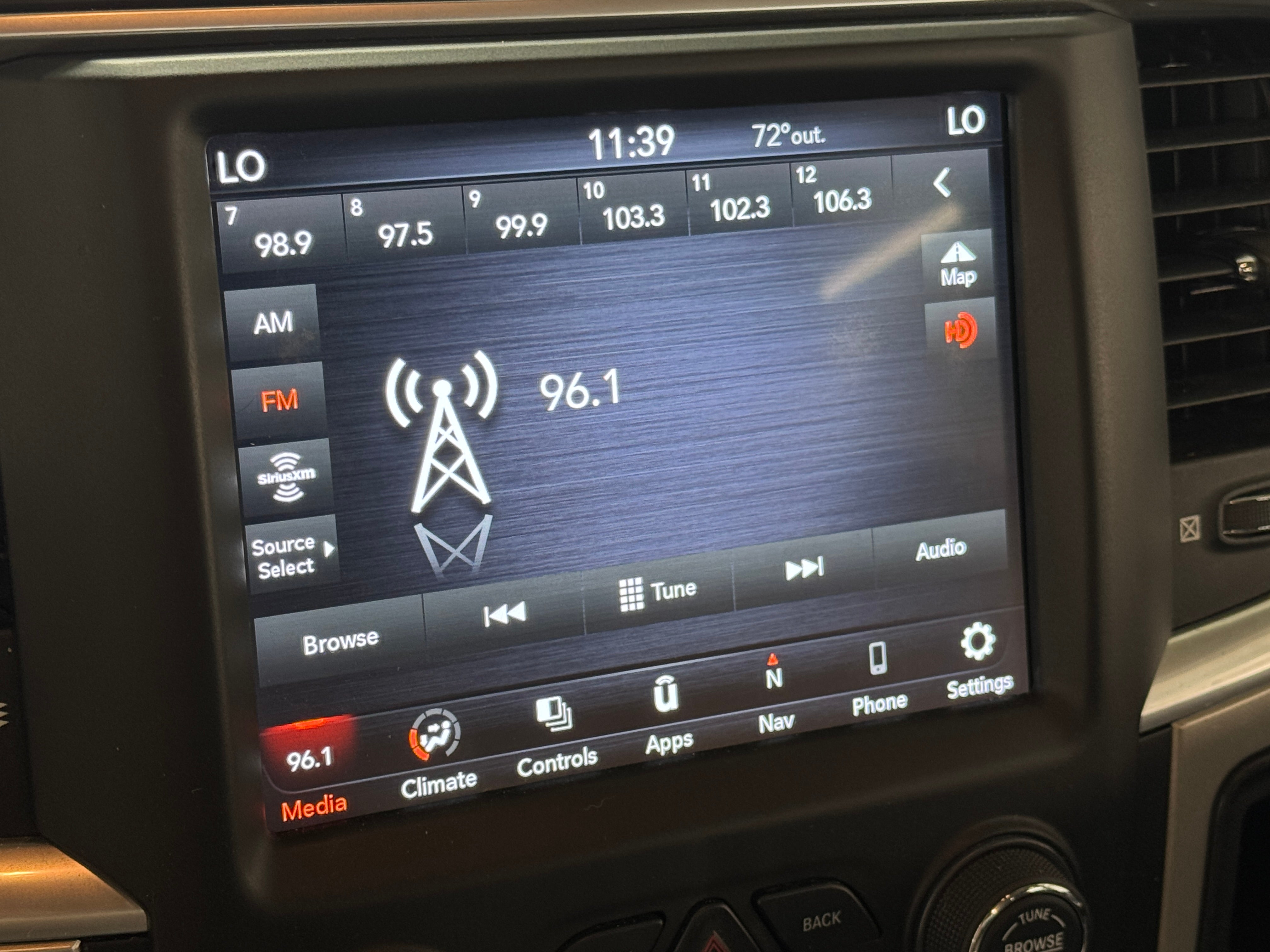 Thumbnail: 2020 RAM 1500 Classic - 4