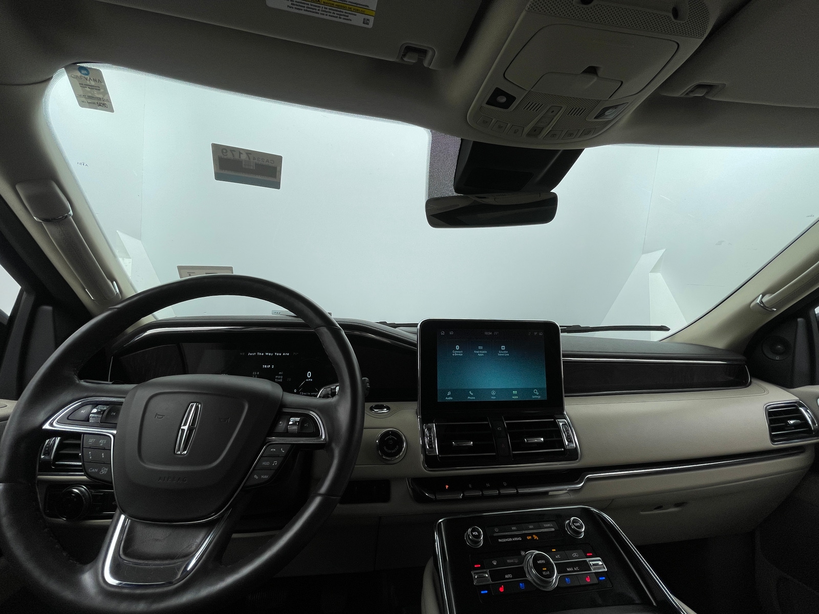 Thumbnail: 2021 Lincoln Navigator L - 2
