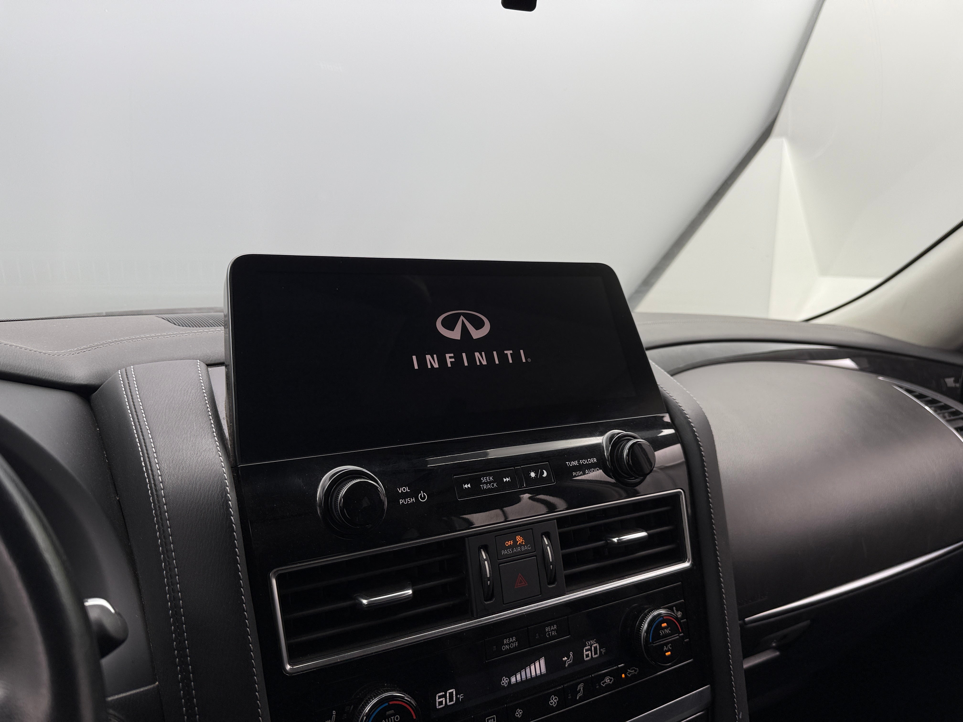 Thumbnail: 2022 INFINITI QX80 - 3