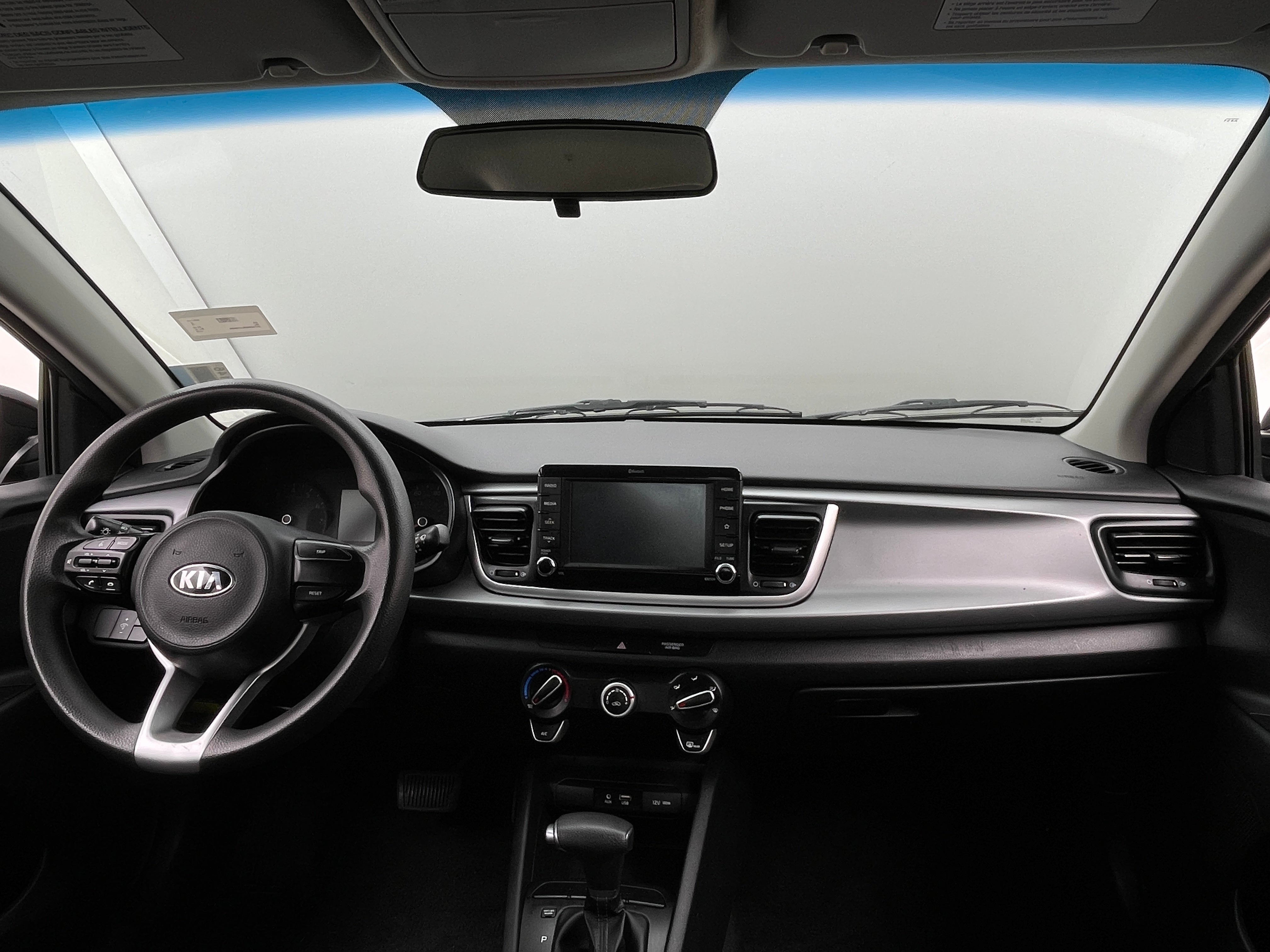 Thumbnail: 2020 Kia Rio - 3