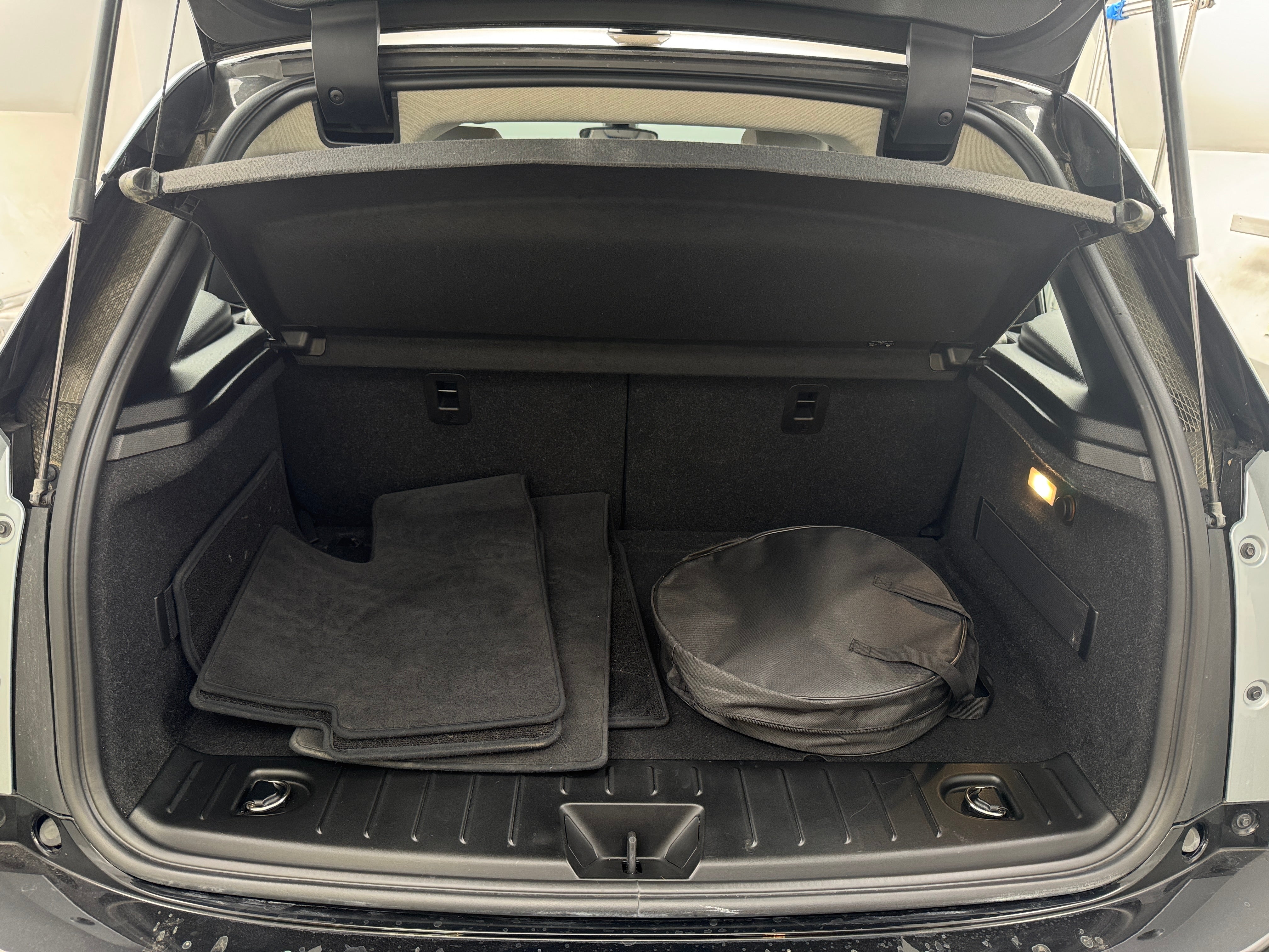 Thumbnail: 2016 BMW i3 - 7