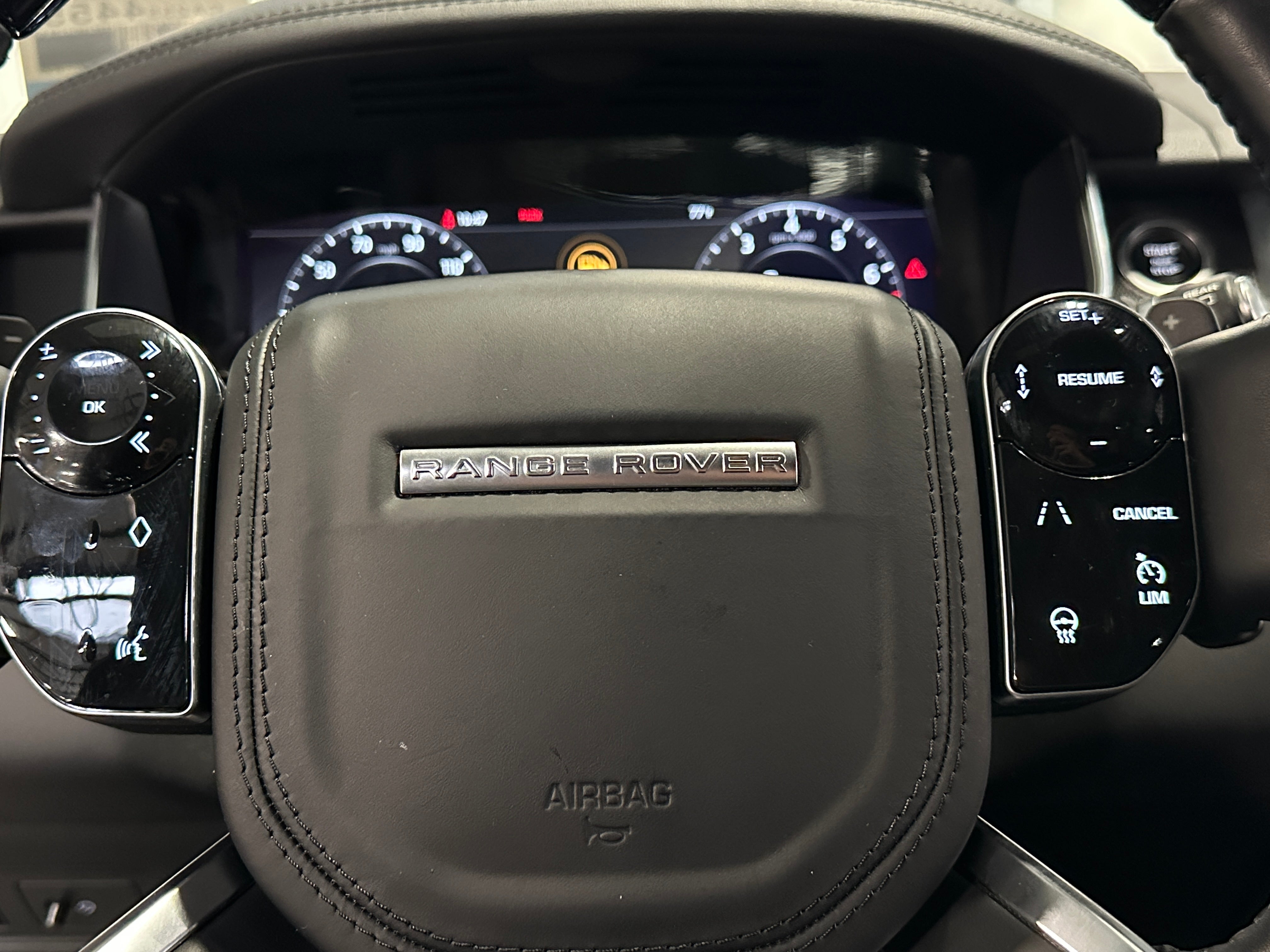 Thumbnail: 2018 Land Rover Range Rover - 4