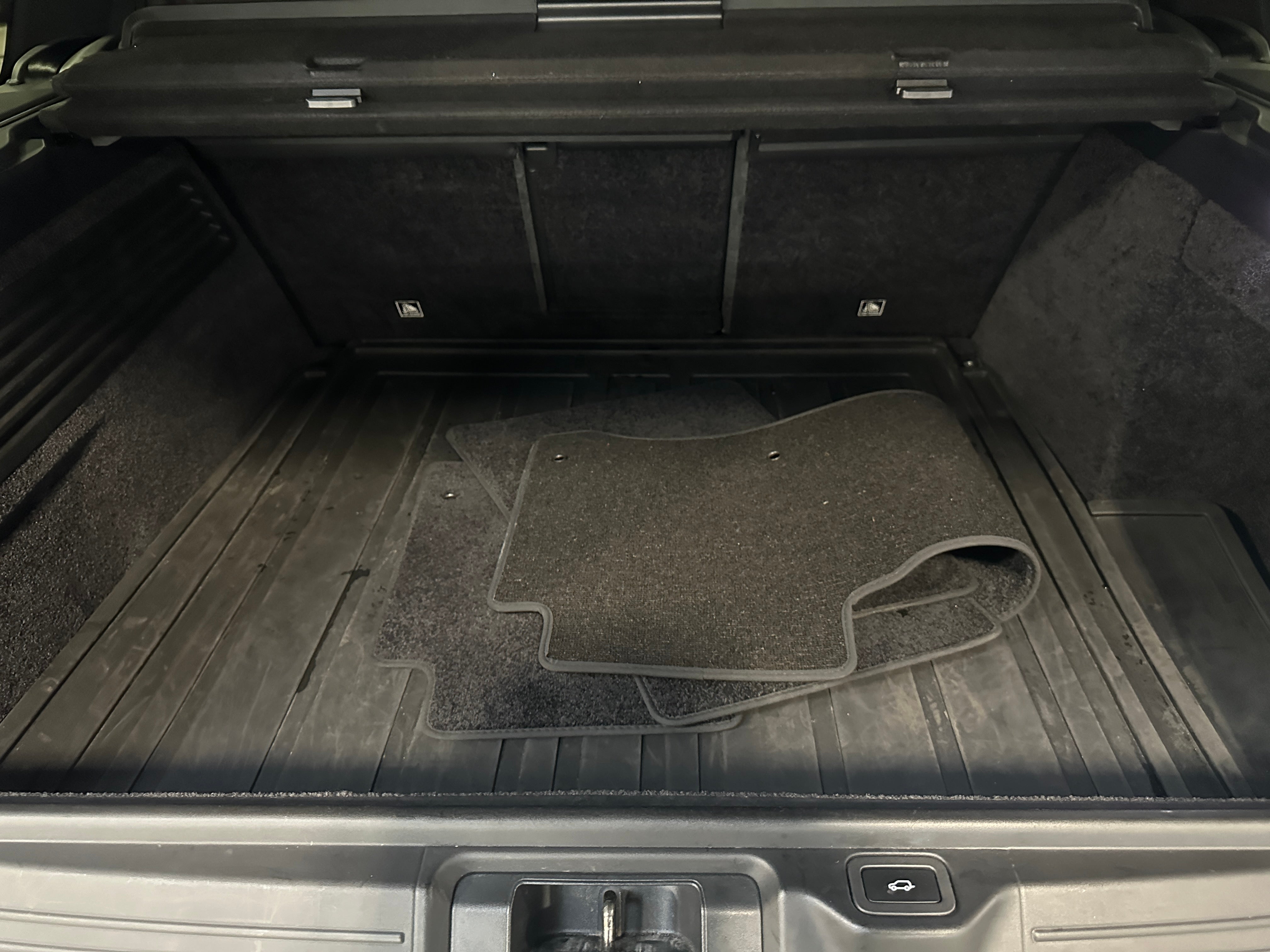 Thumbnail: 2018 Land Rover Range Rover - 6