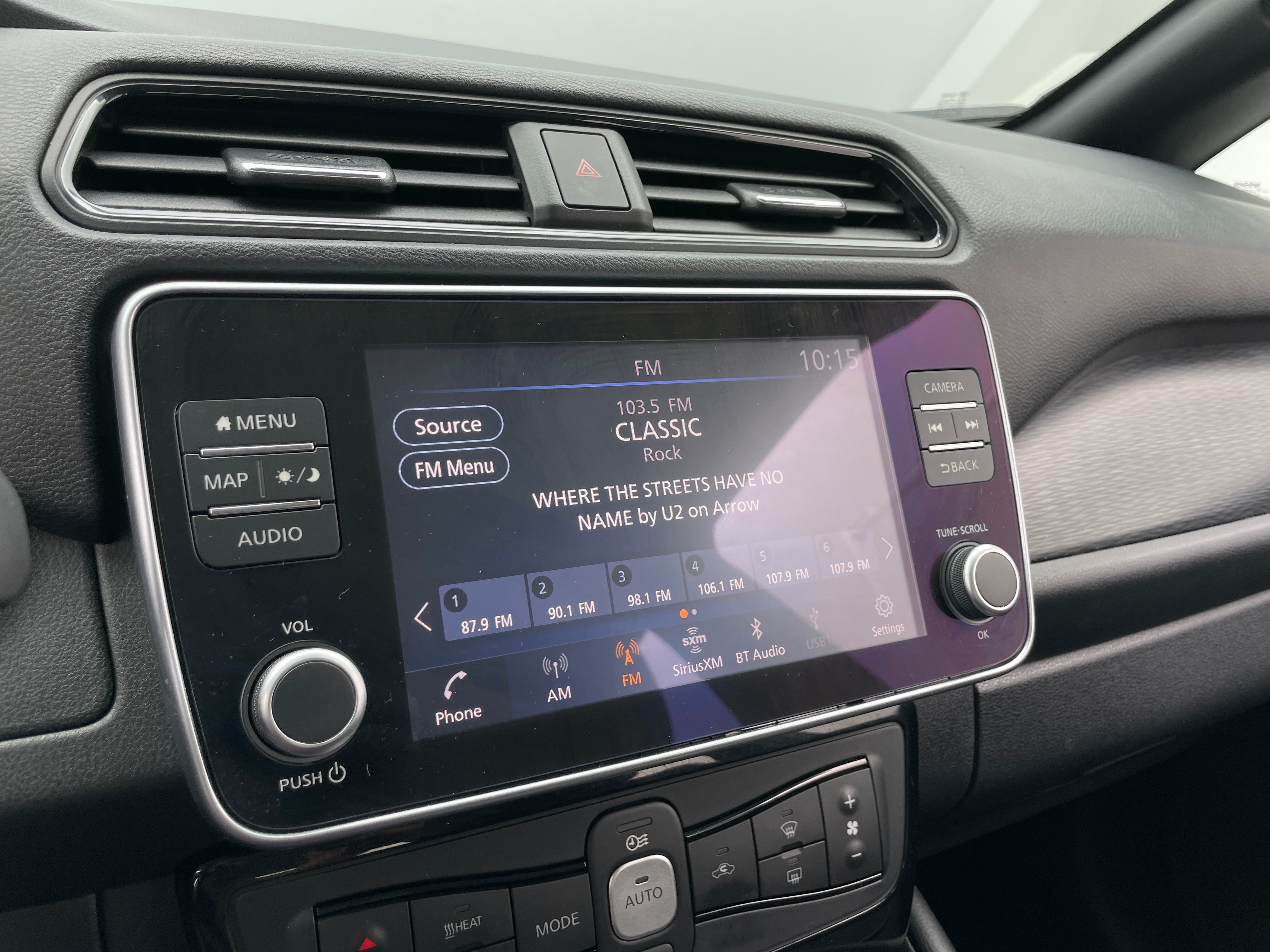 Thumbnail: 2022 Nissan Leaf - 4