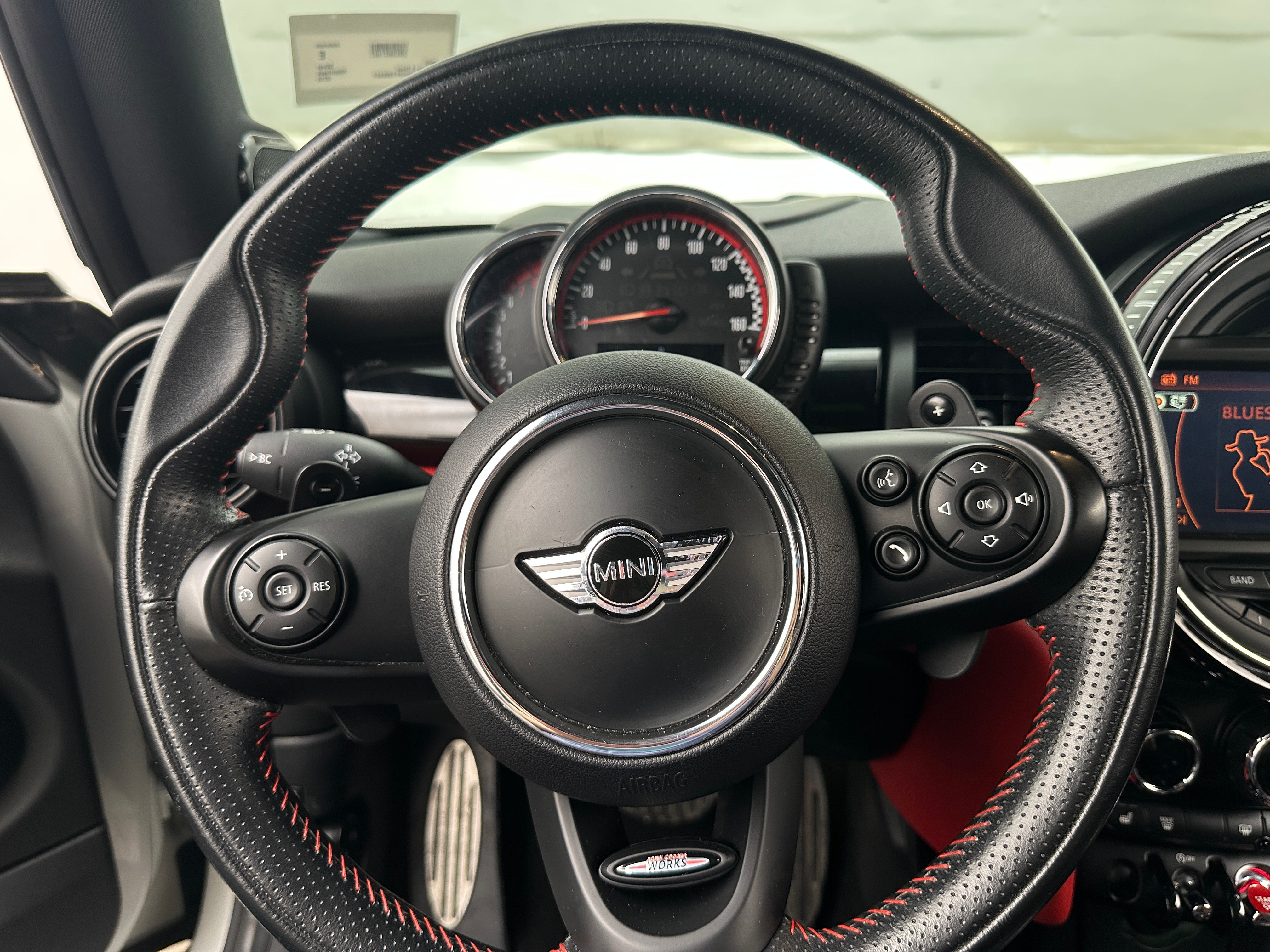 Thumbnail: 2015 MINI Cooper Hardtop - 5