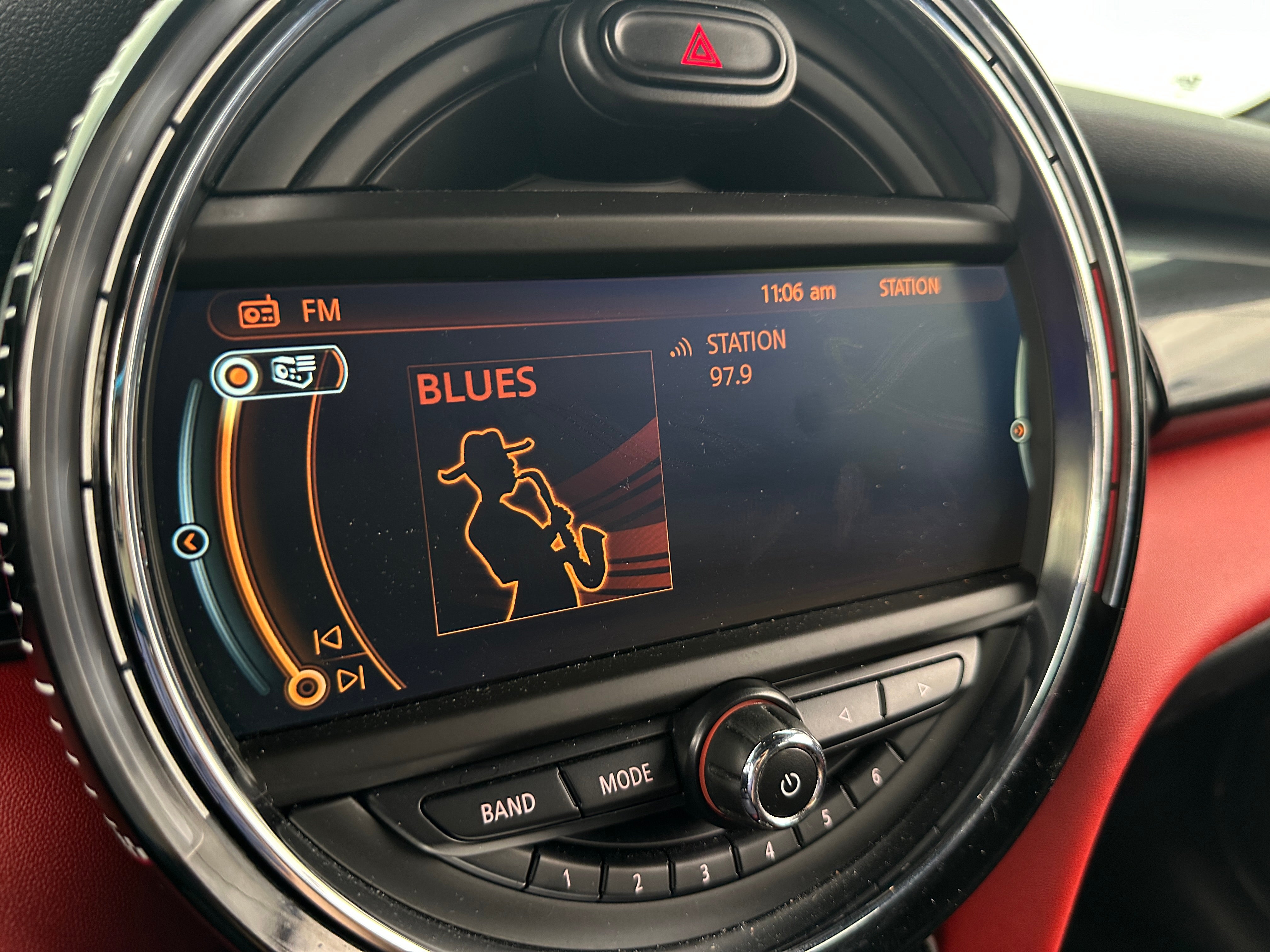 Thumbnail: 2015 MINI Cooper Hardtop - 4