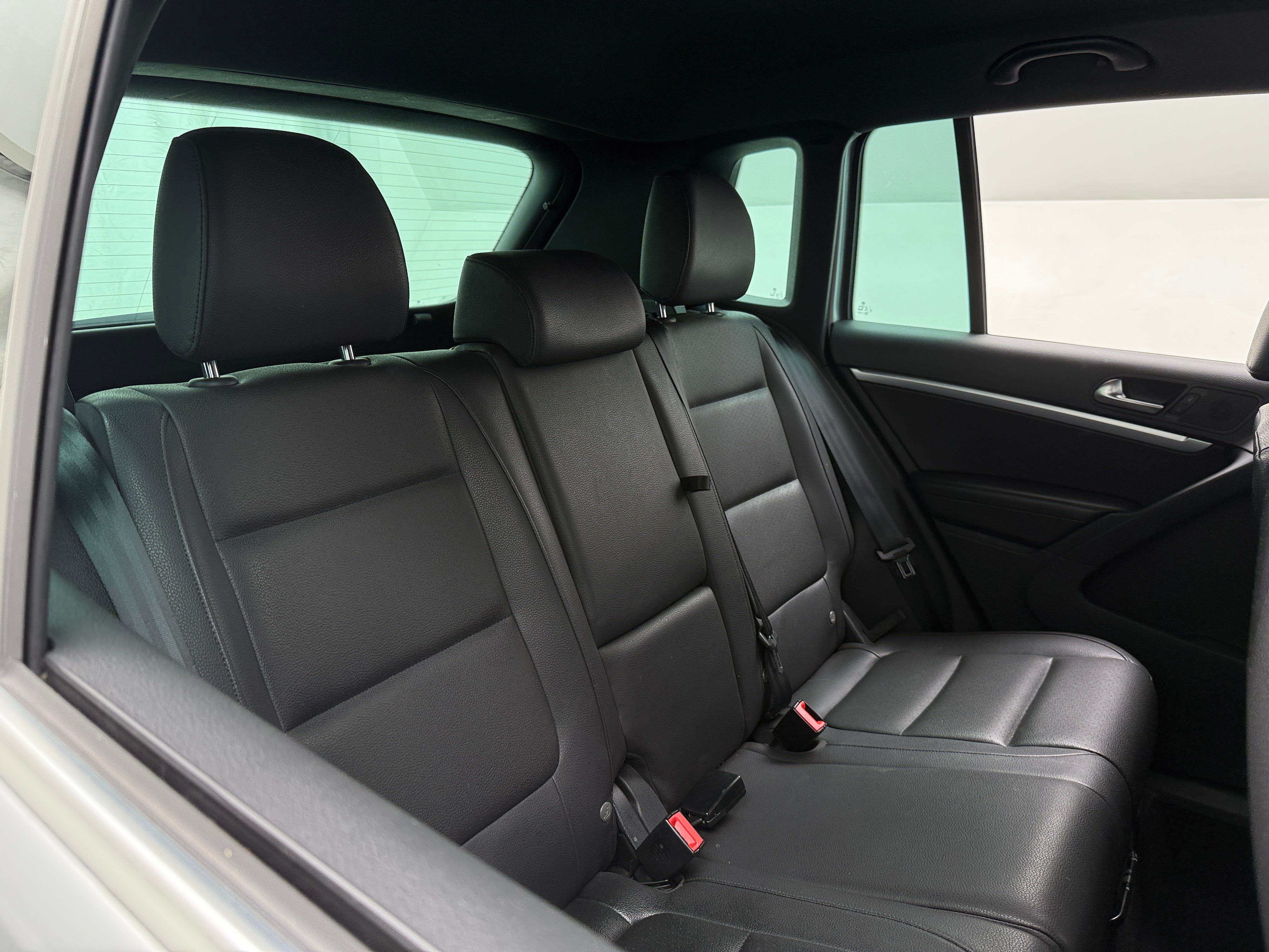 Thumbnail: 2016 Volkswagen Tiguan - 6