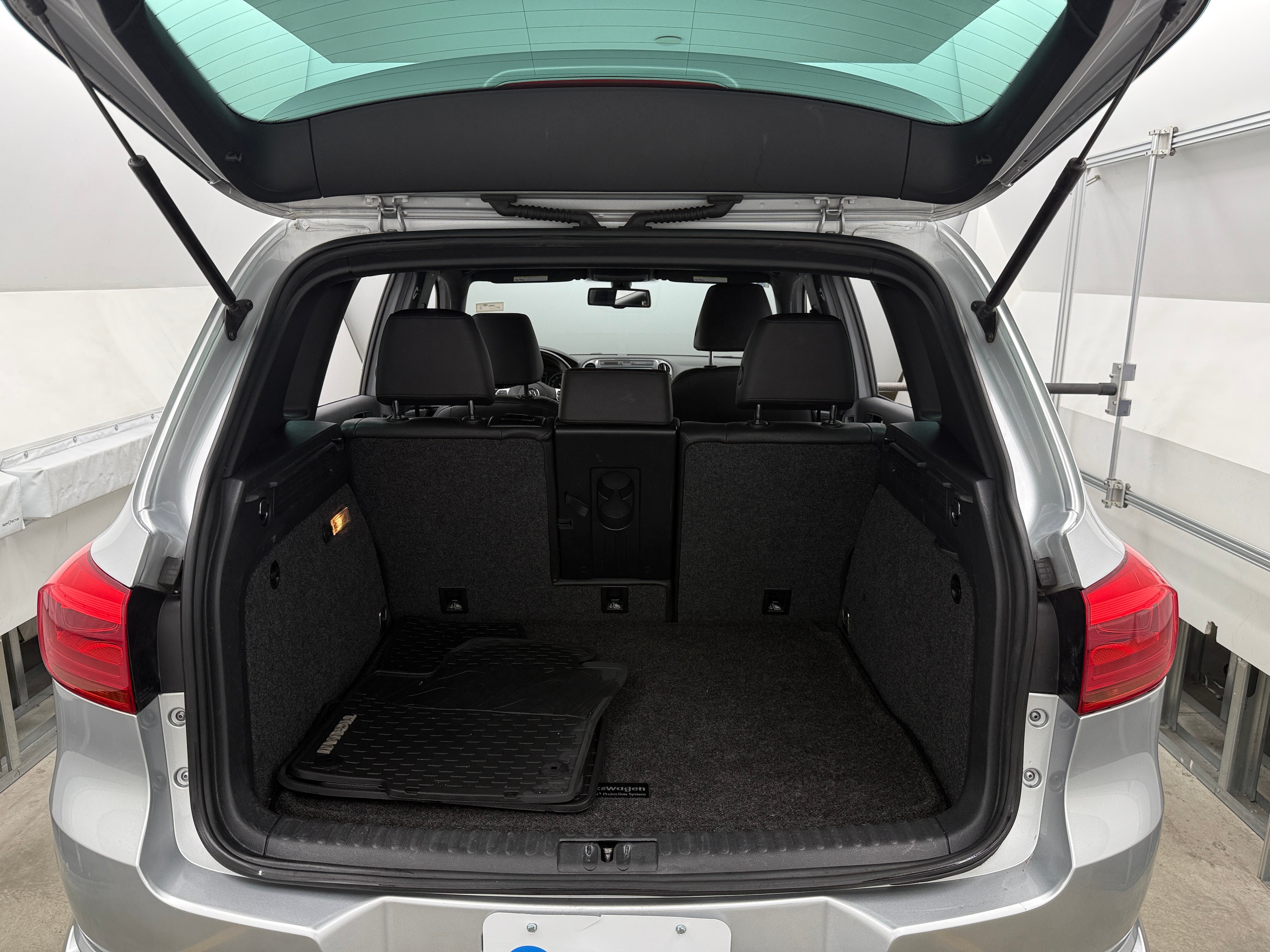 Thumbnail: 2016 Volkswagen Tiguan - 7