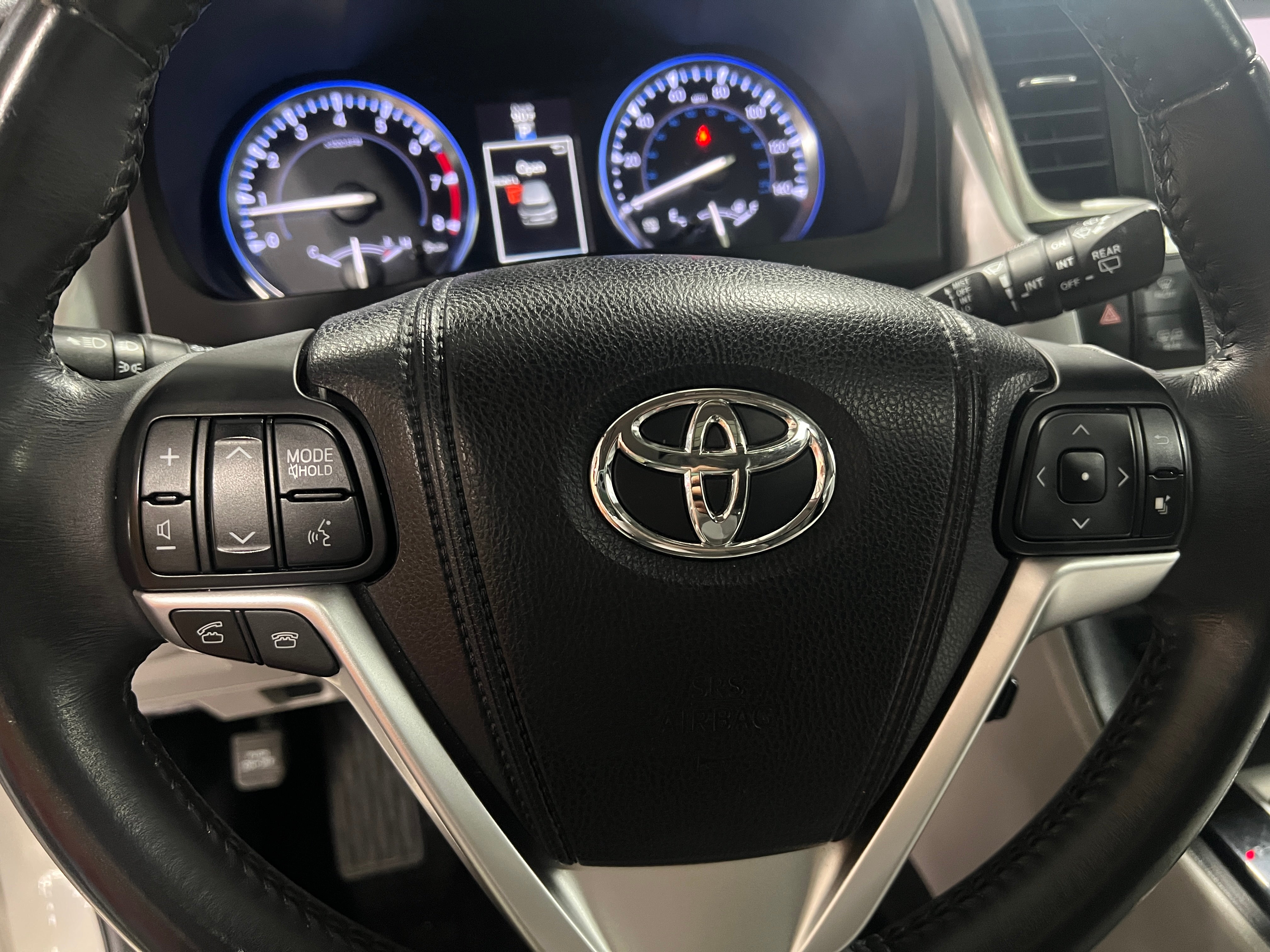 Thumbnail: 2014 Toyota Highlander - 4