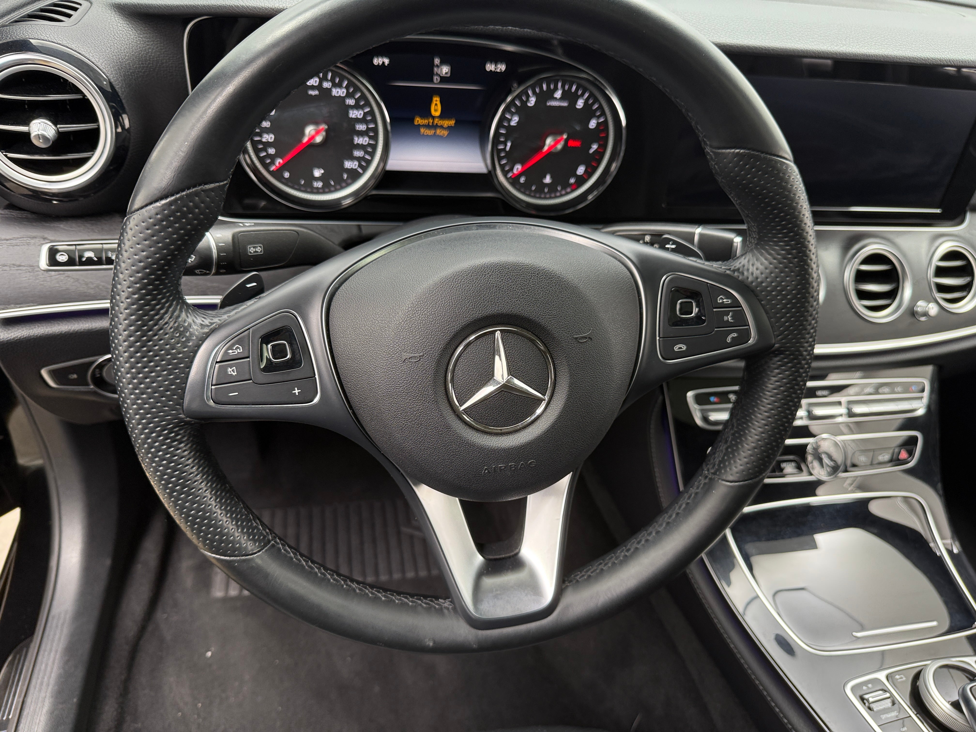 Thumbnail: 2017 Mercedes-Benz E-Class - 4