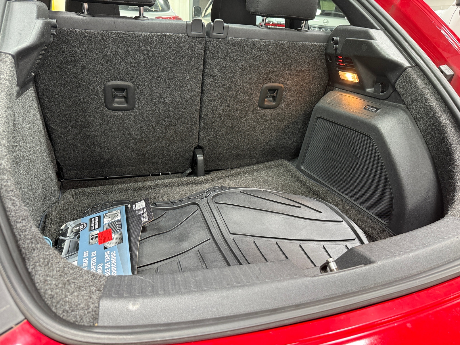 Thumbnail: 2012 Volkswagen Beetle - 7