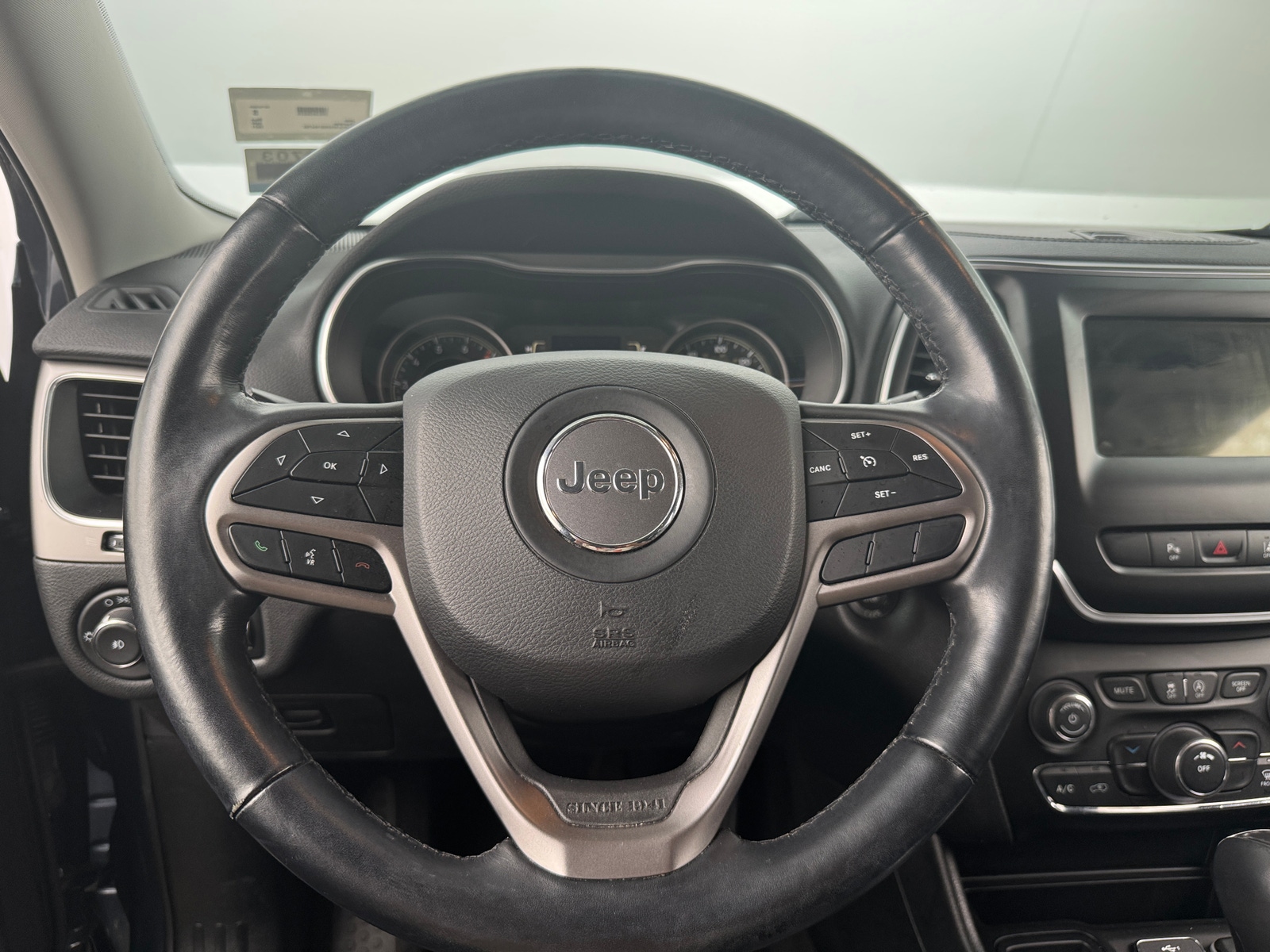 Thumbnail: 2021 Jeep Cherokee - 4