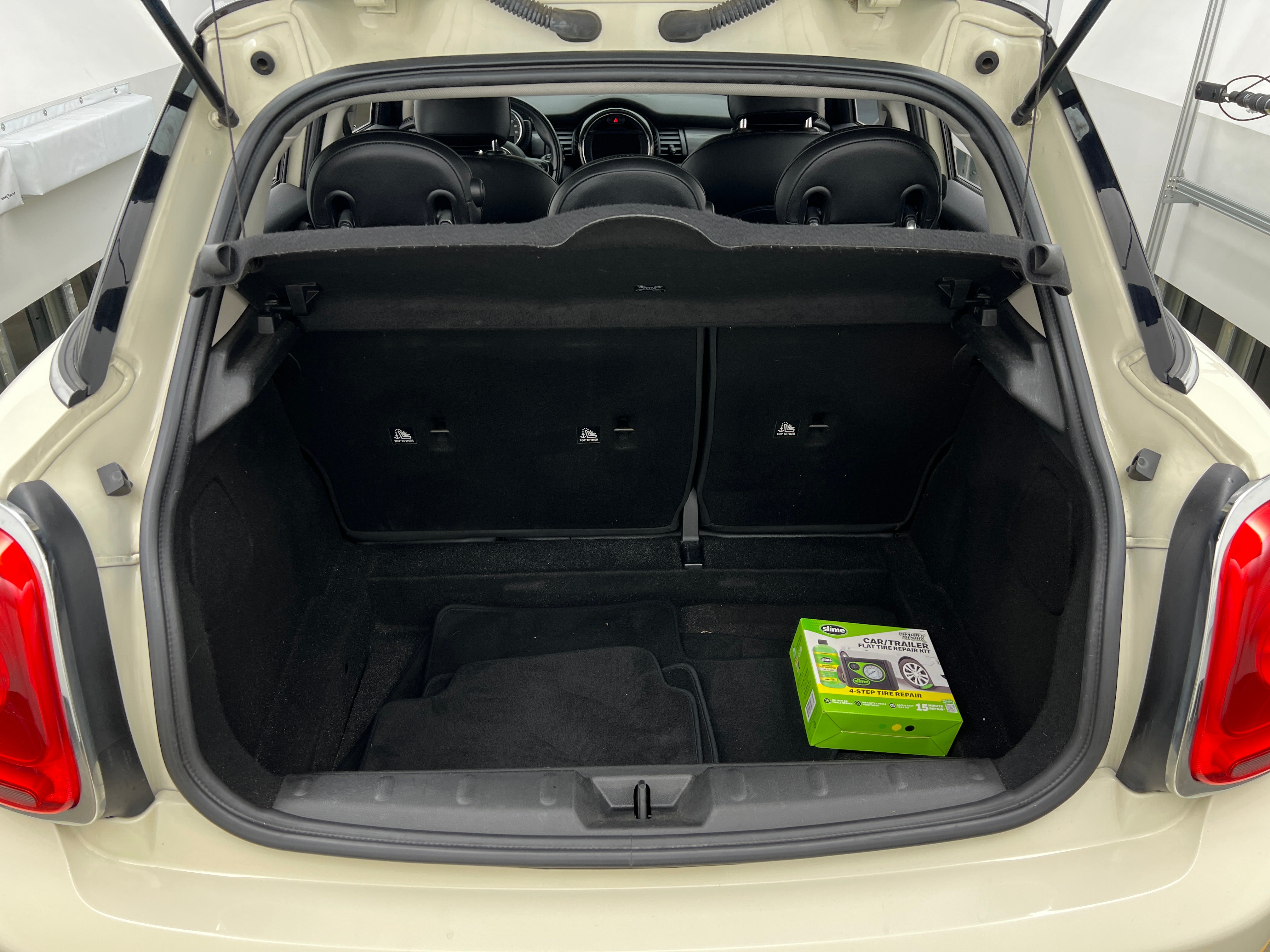 Thumbnail: 2017 MINI Cooper Hardtop - 6