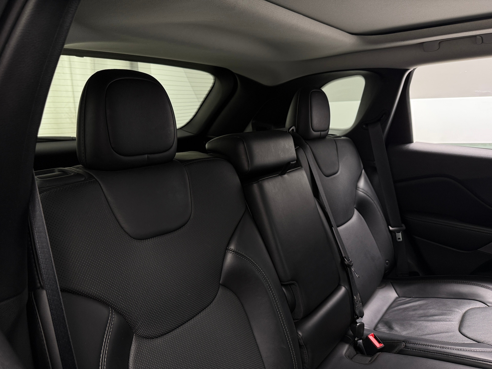 Thumbnail: 2019 Jeep Cherokee - 5