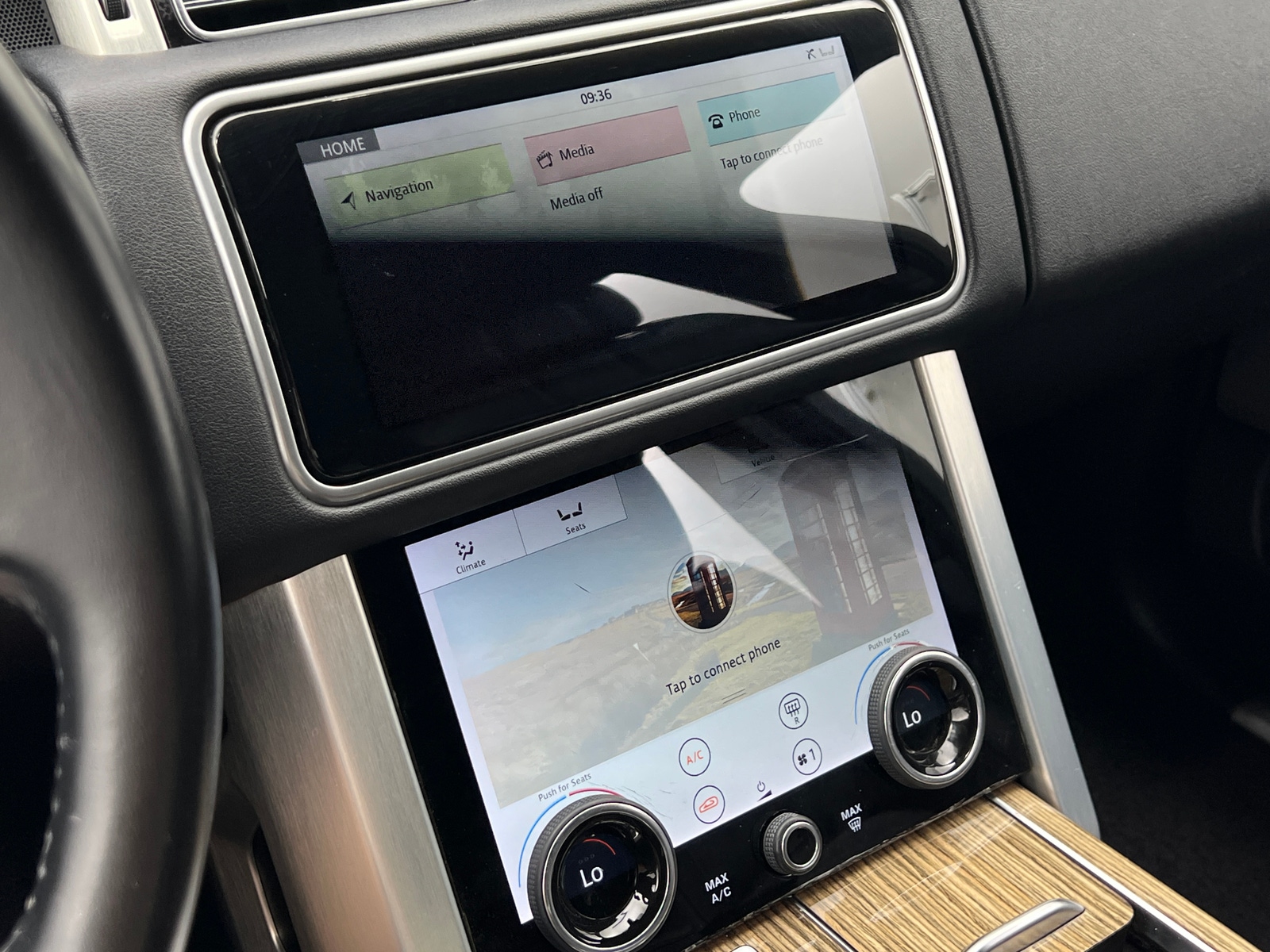 Thumbnail: 2018 Land Rover Range Rover - 3