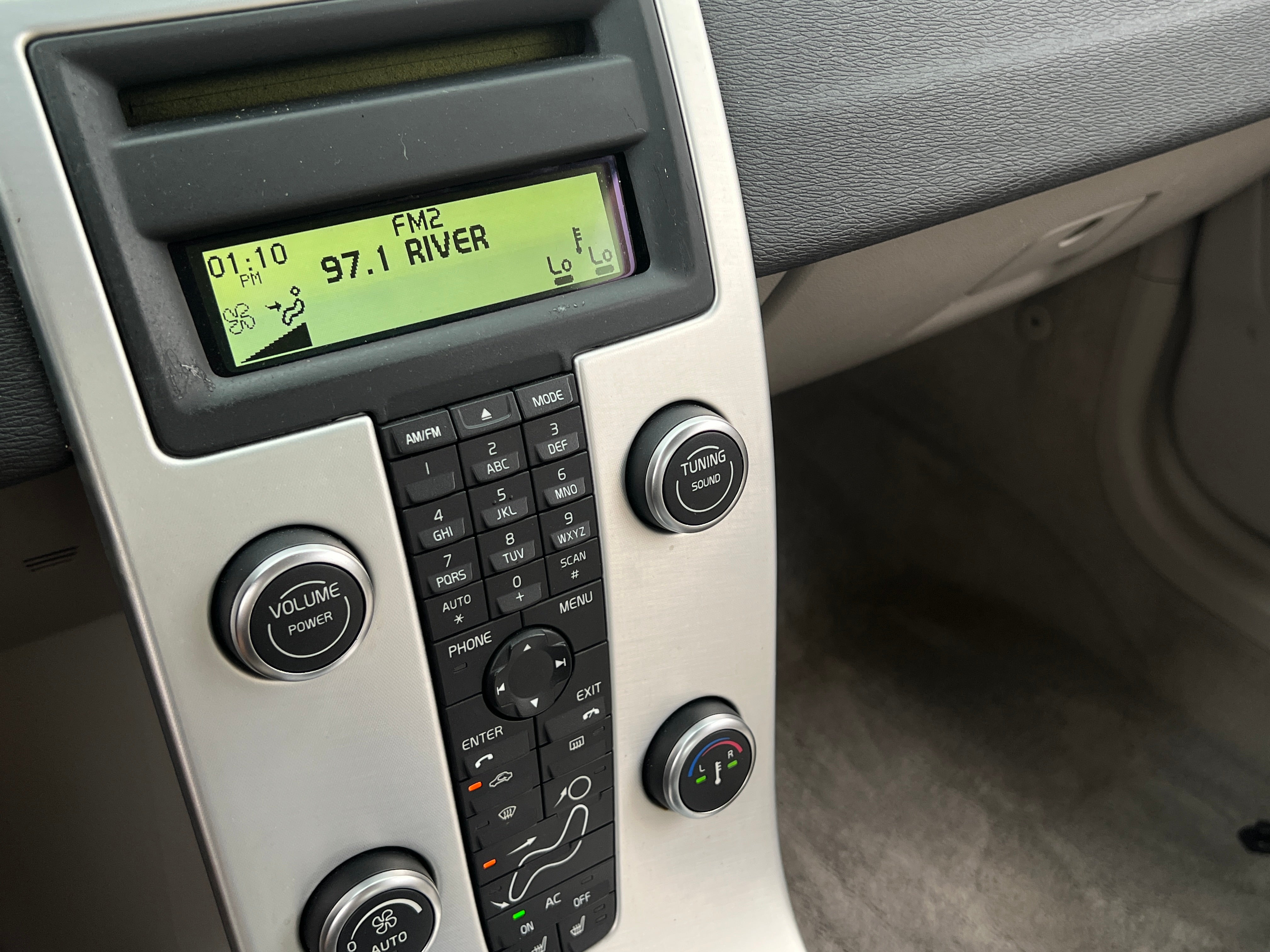 Thumbnail: 2012 Volvo C70 - 3