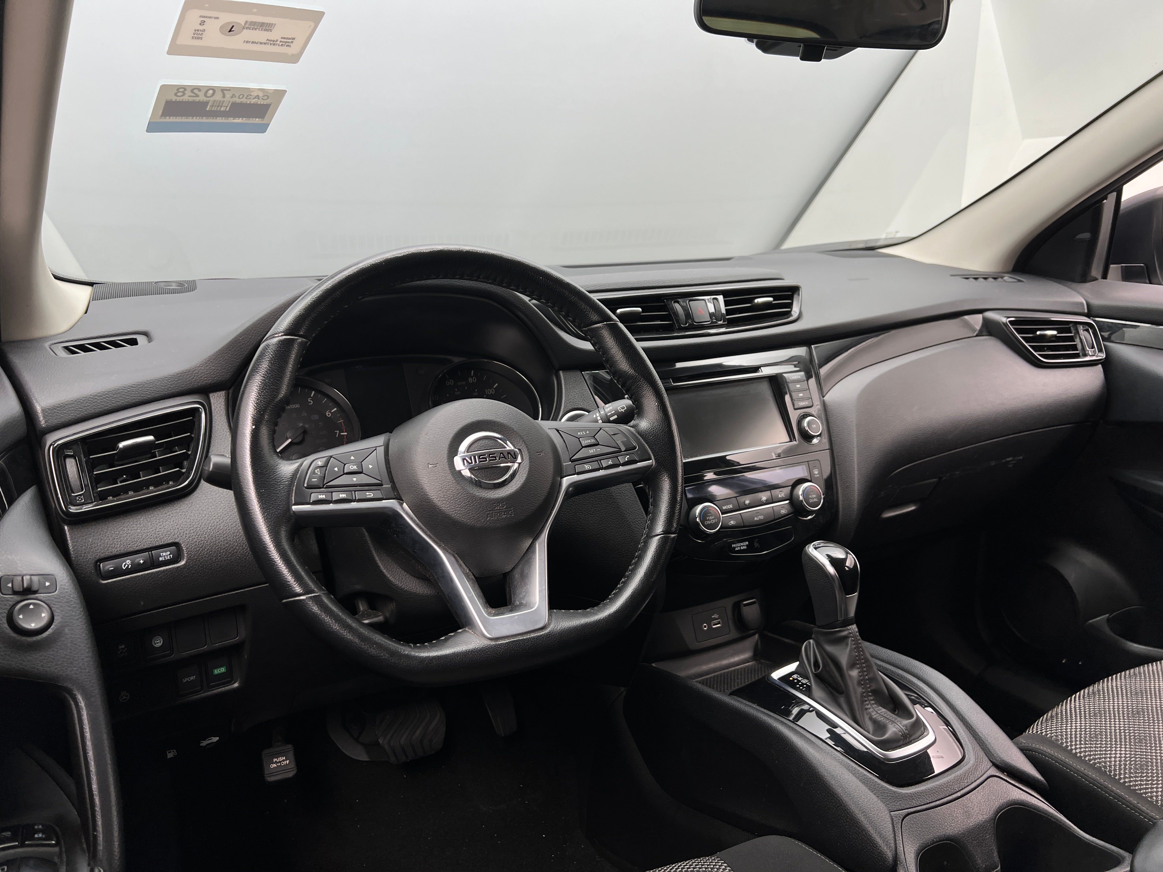 Thumbnail: 2022 Nissan Rogue Sport - 3