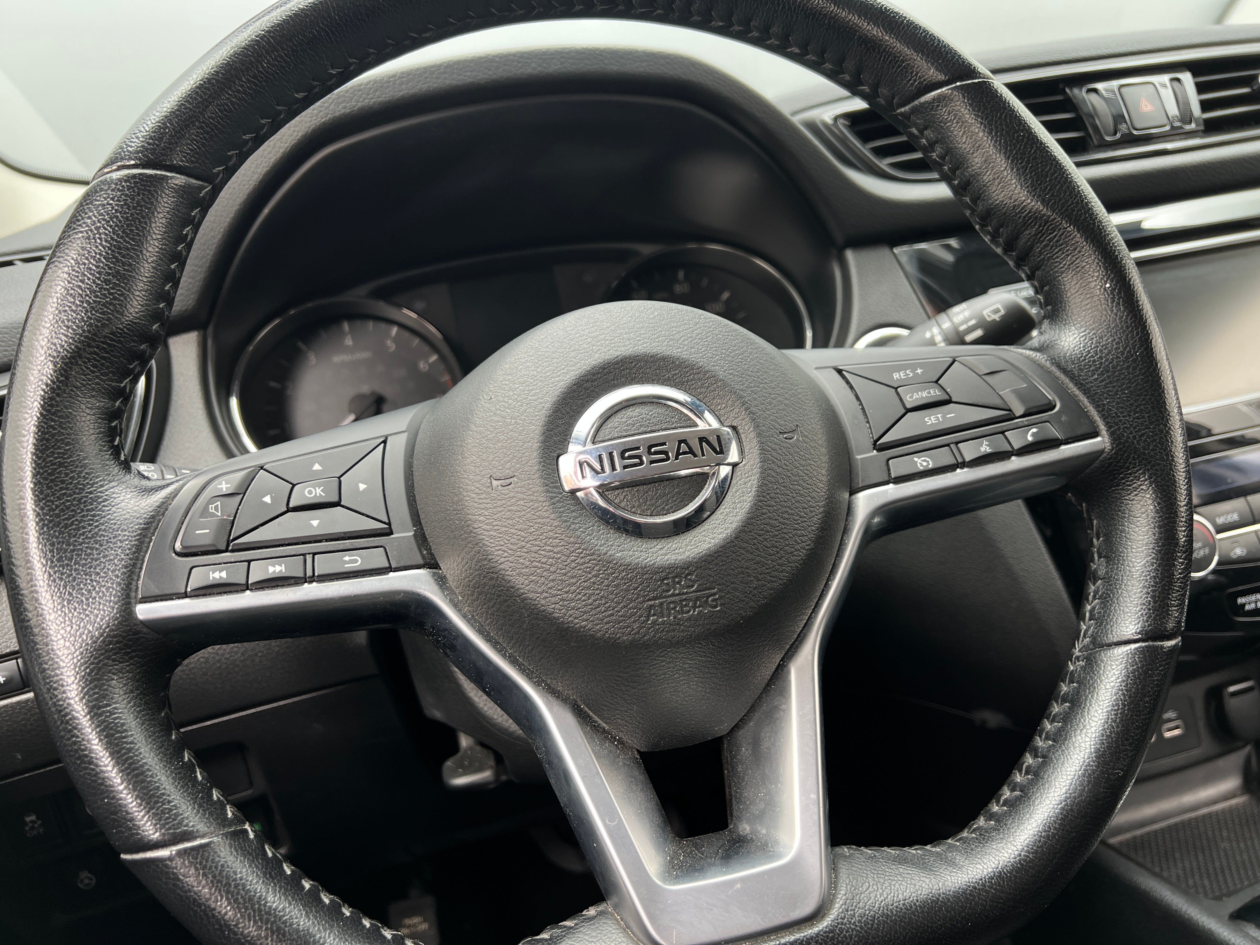 Thumbnail: 2022 Nissan Rogue Sport - 5