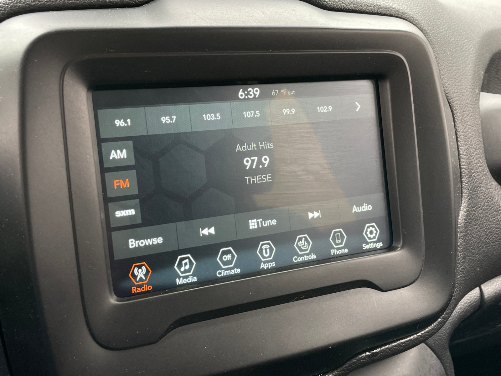 Thumbnail: 2019 Jeep Renegade - 4