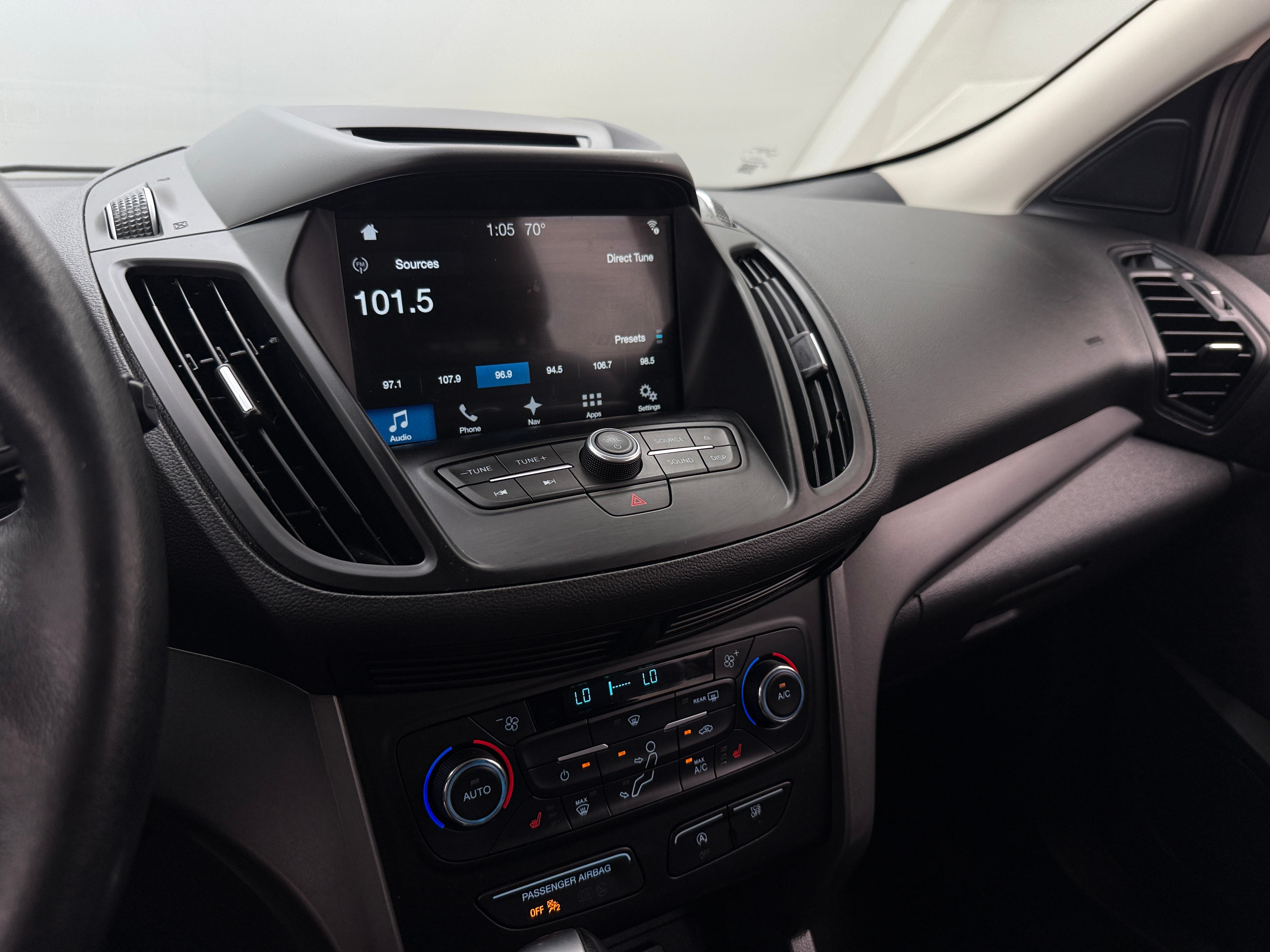 Thumbnail: 2017 Ford Escape - 3