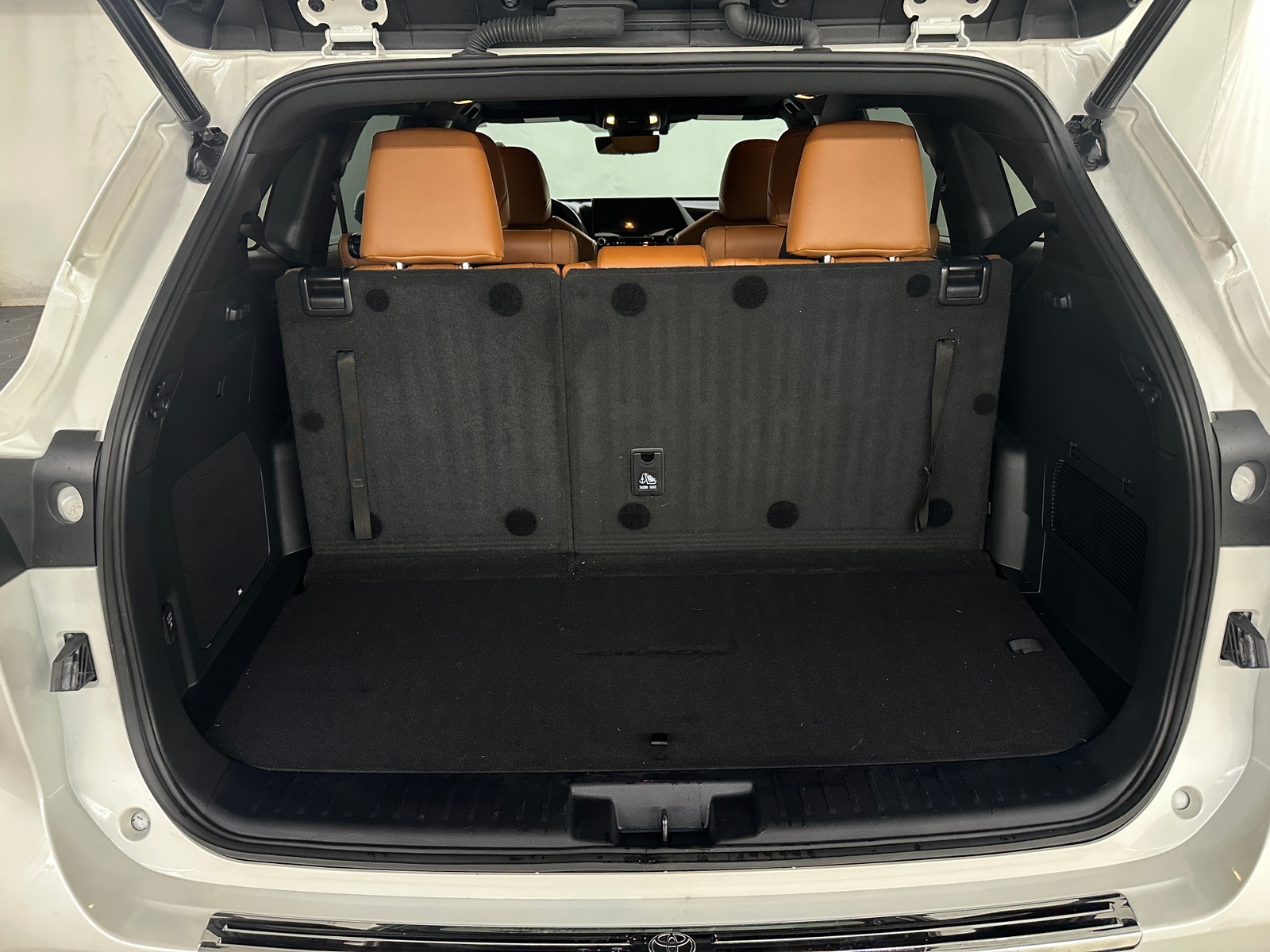 Thumbnail: 2021 Toyota Highlander - 6