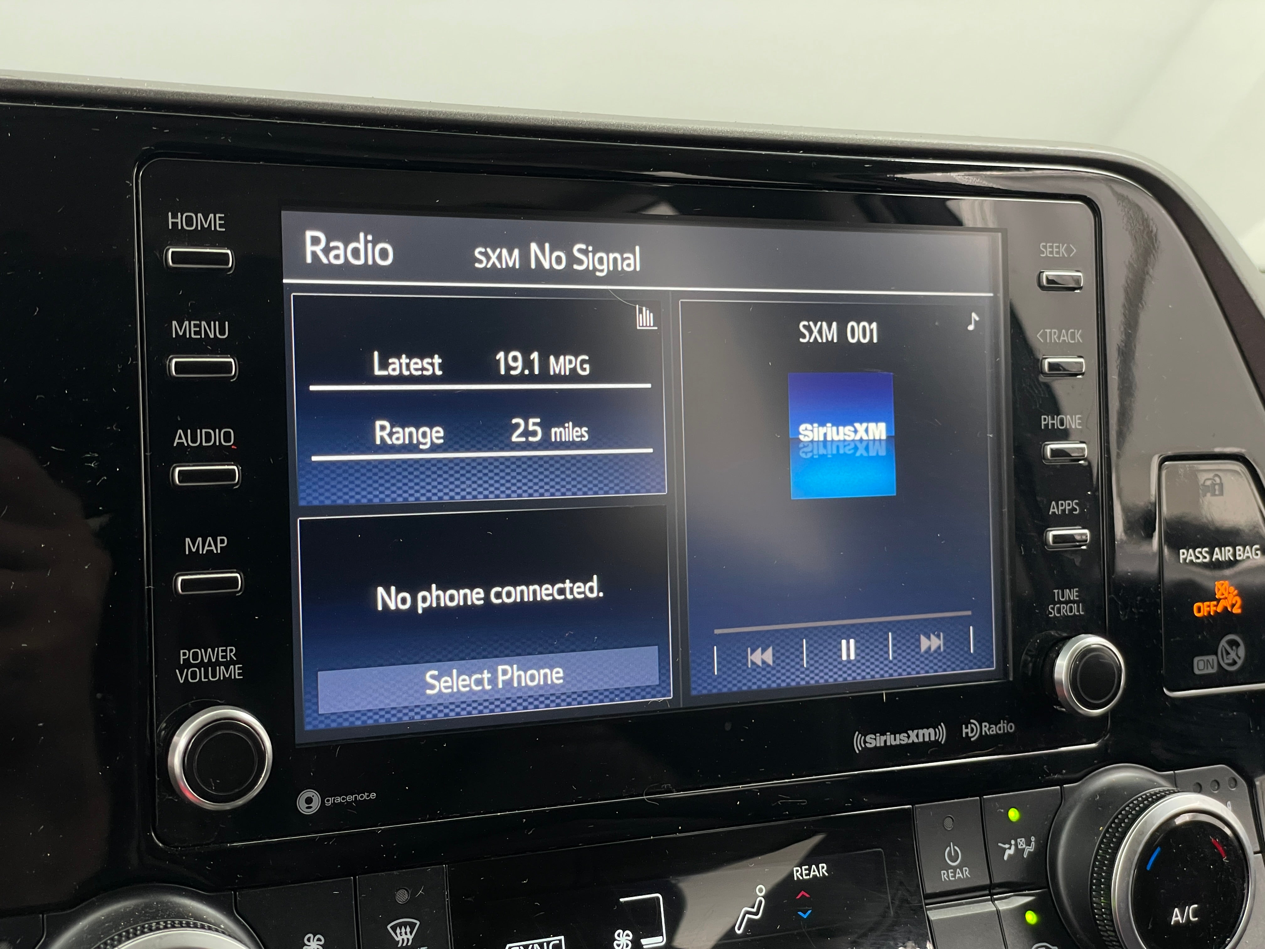 Thumbnail: 2021 Toyota Highlander - 3