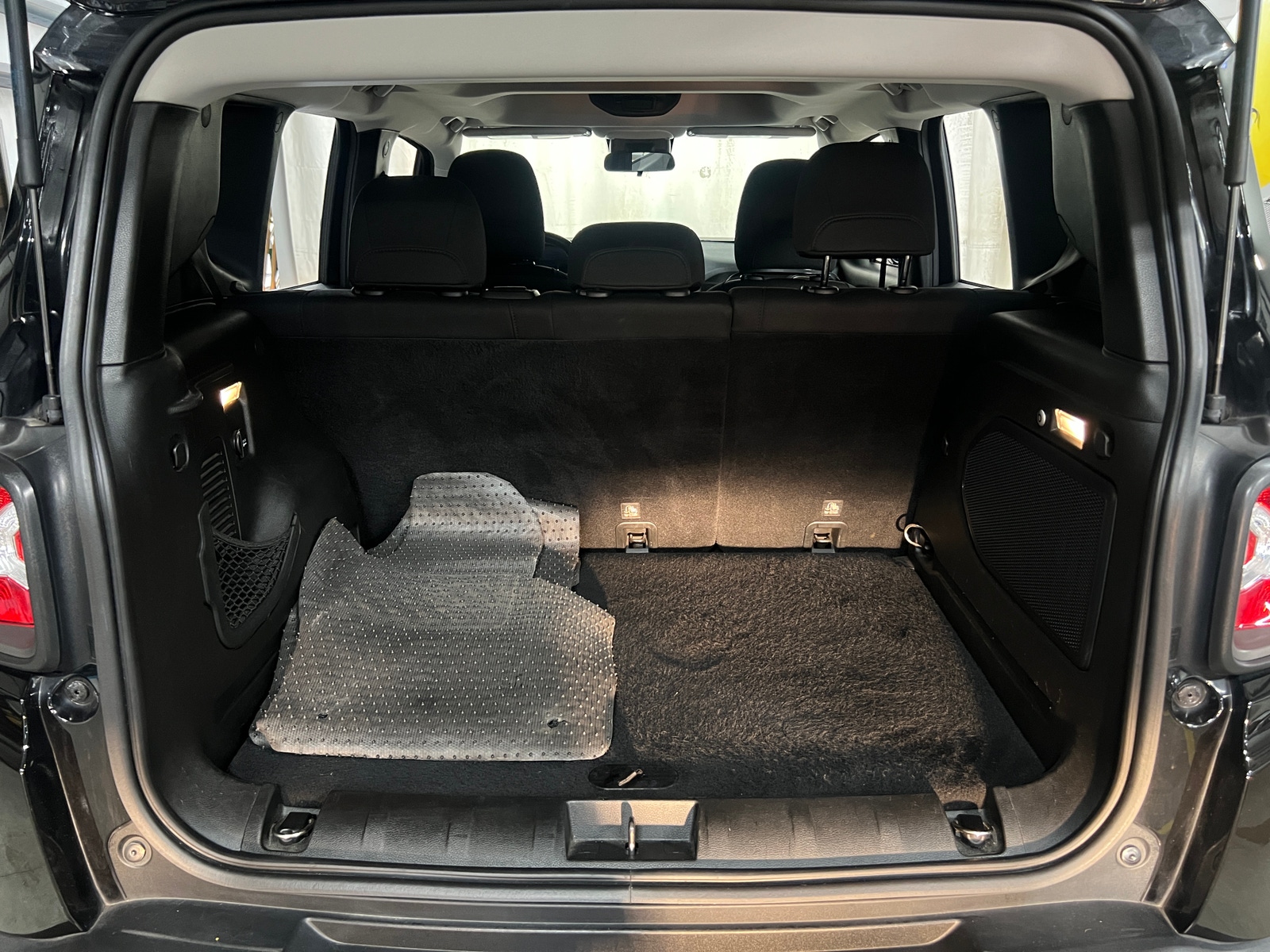 Thumbnail: 2016 Jeep Renegade - 7