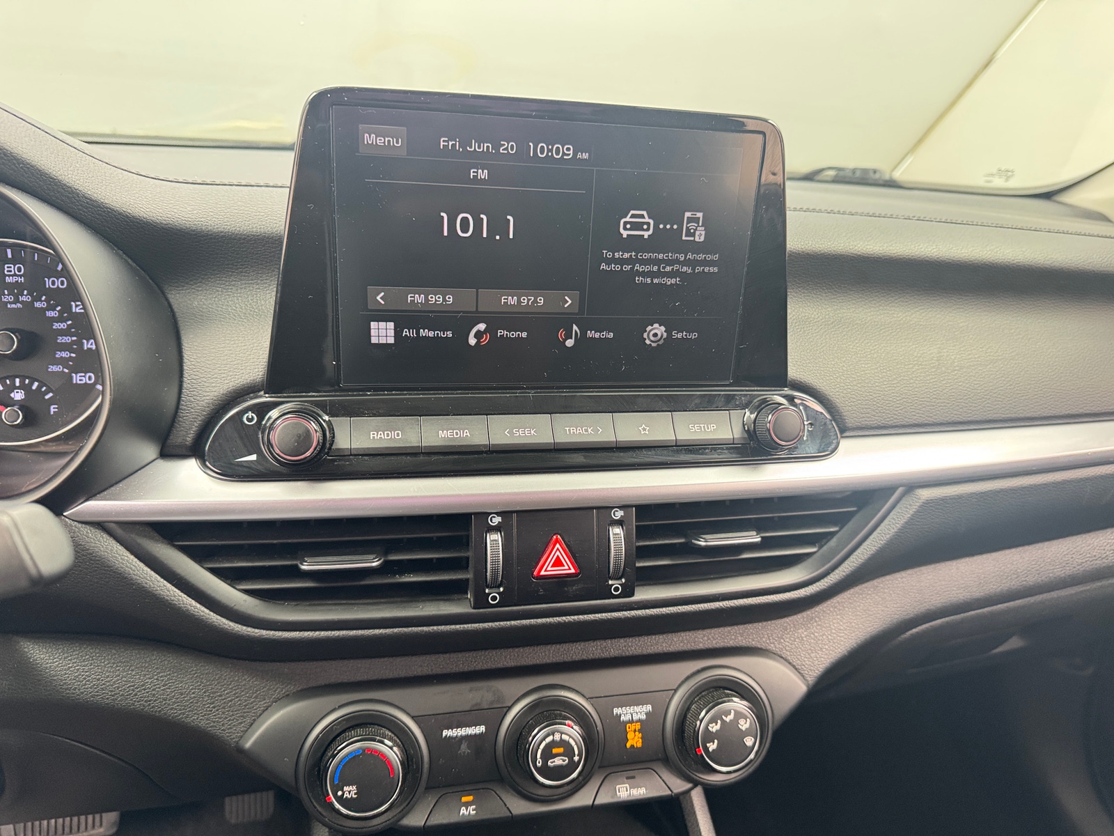 Thumbnail: 2022 Kia Forte - 4