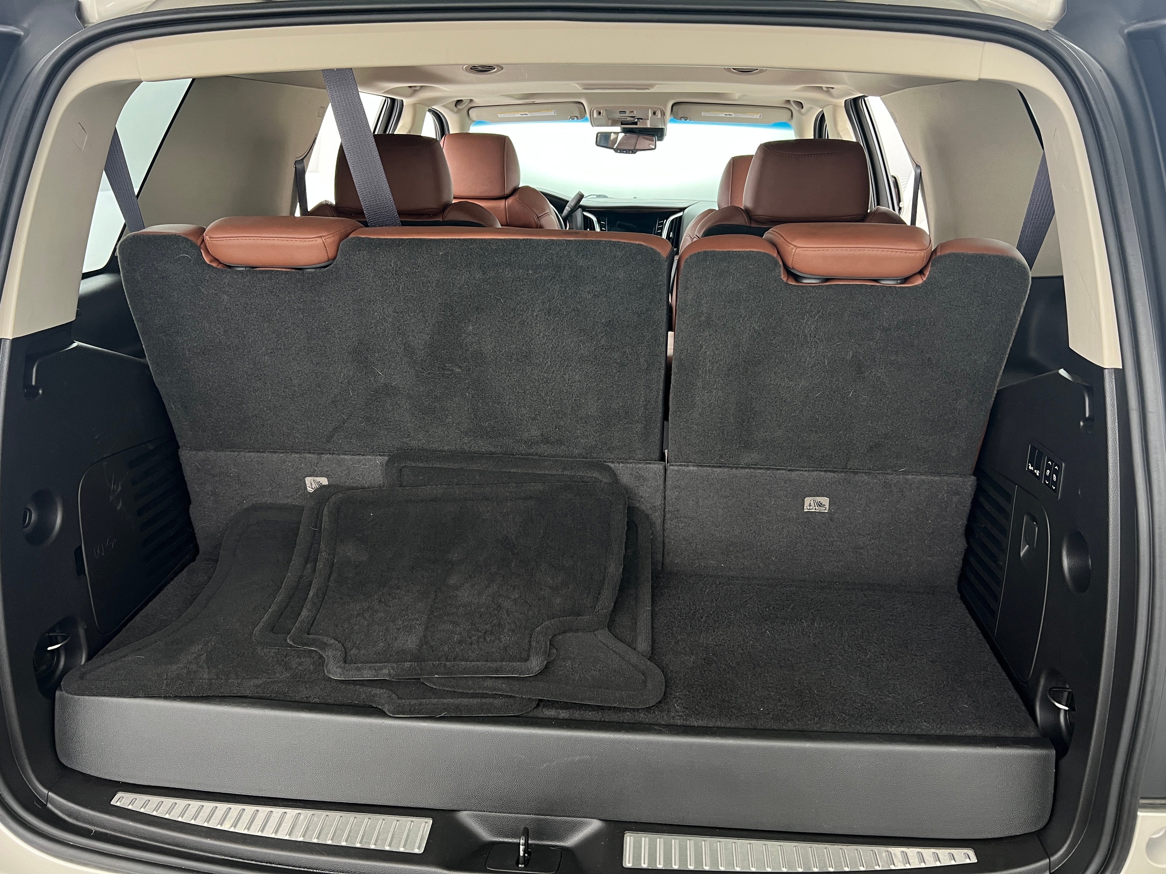 Thumbnail: 2016 Cadillac Escalade - 6
