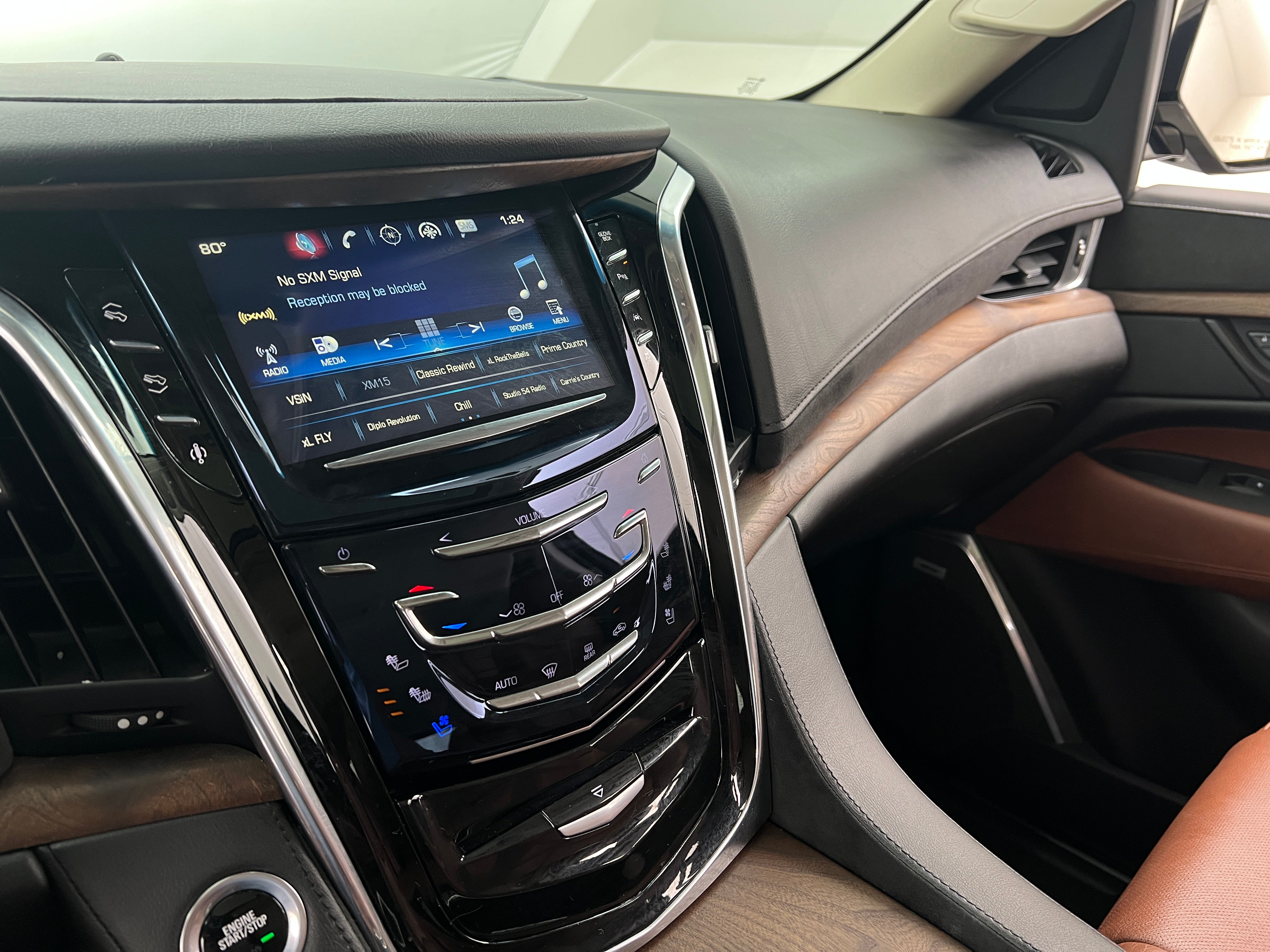 Thumbnail: 2016 Cadillac Escalade - 3