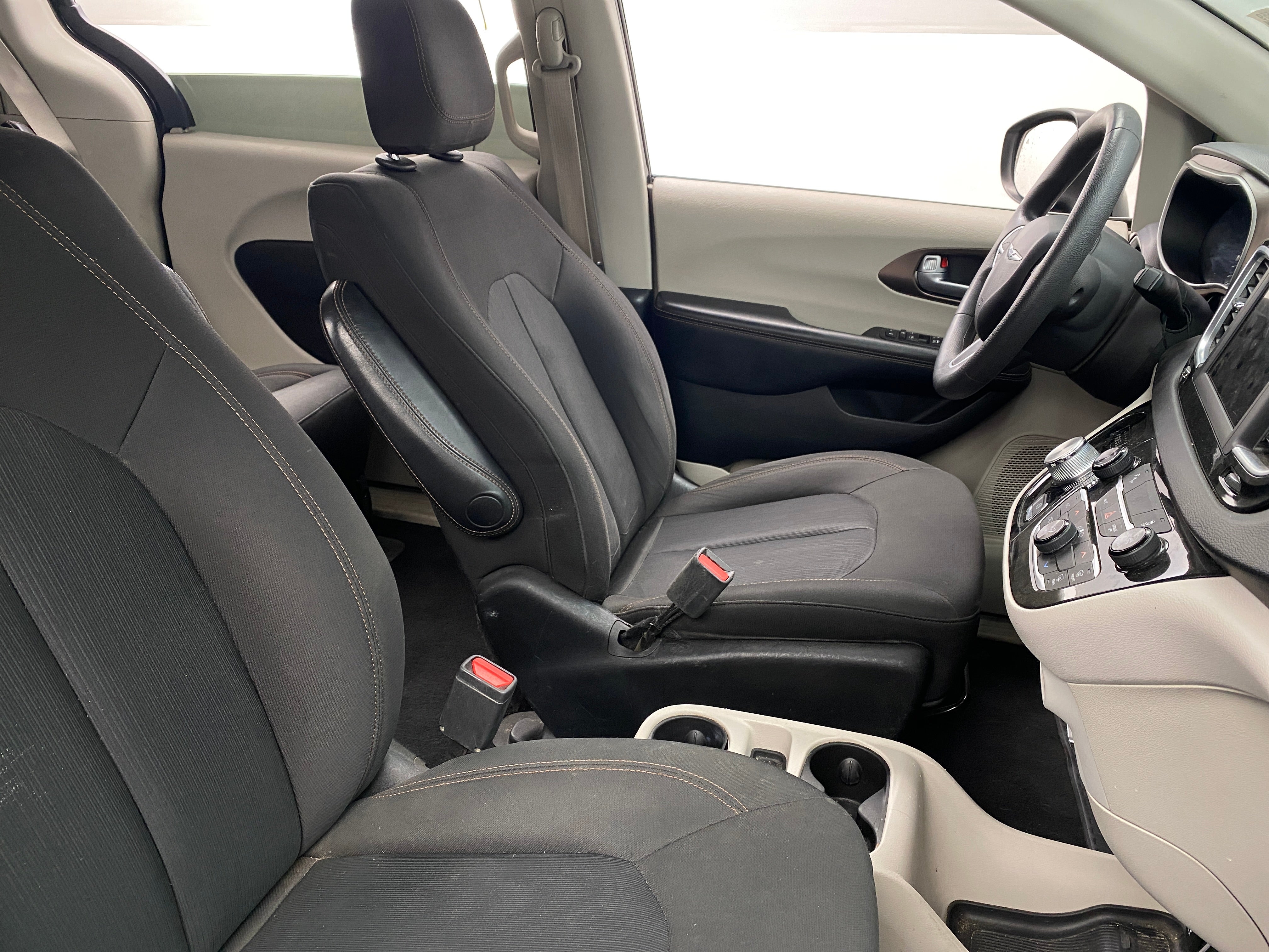 Thumbnail: 2018 Chrysler Pacifica - 2