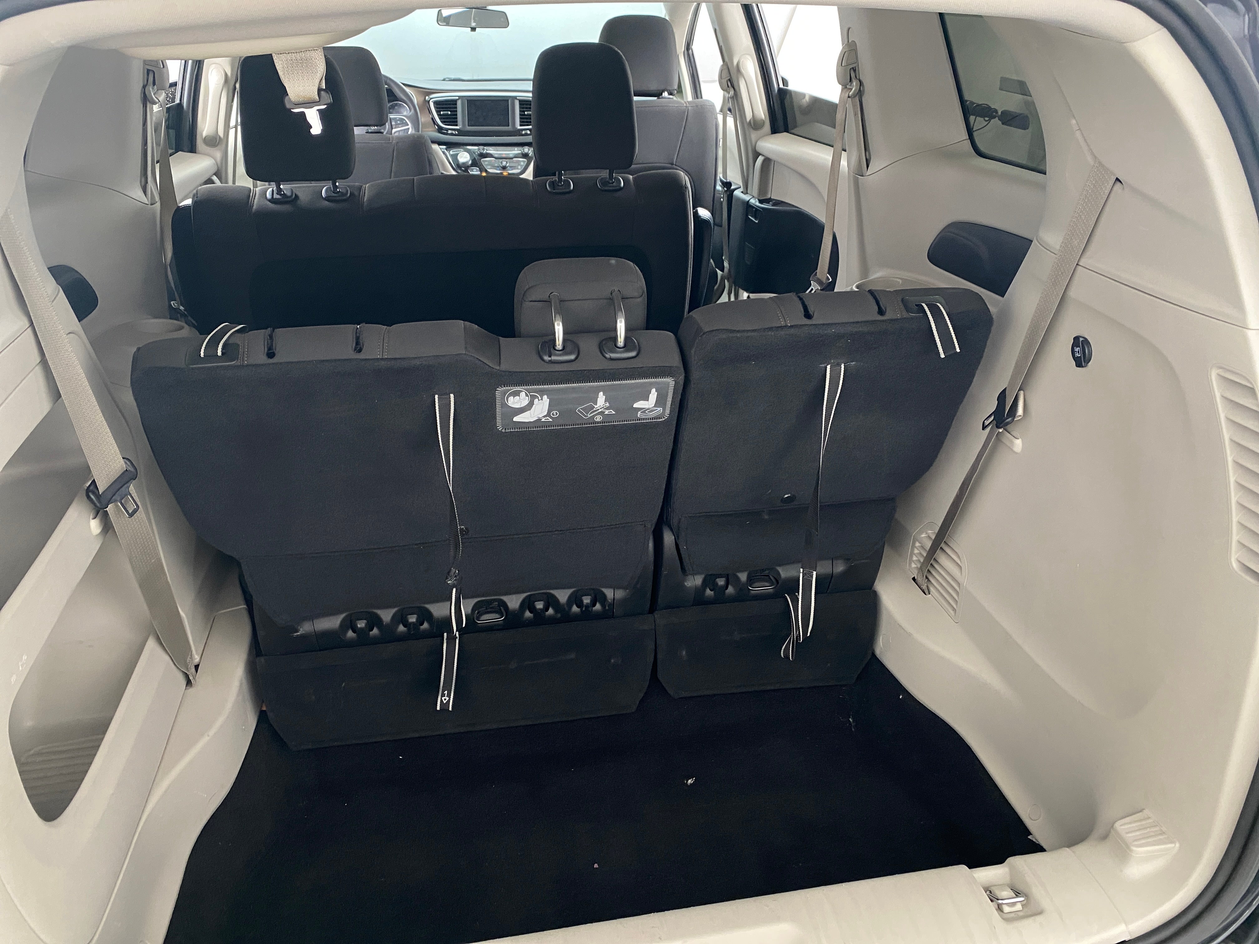 Thumbnail: 2018 Chrysler Pacifica - 7