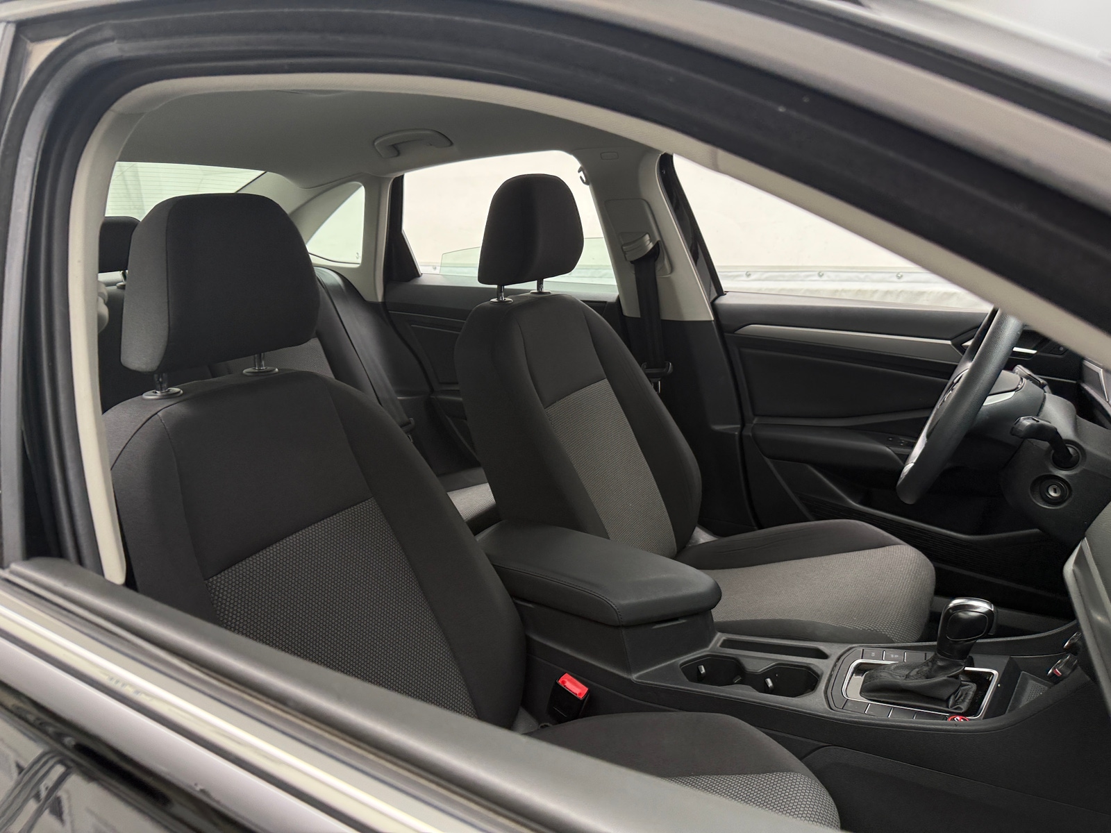 Thumbnail: 2019 Volkswagen Jetta - 2