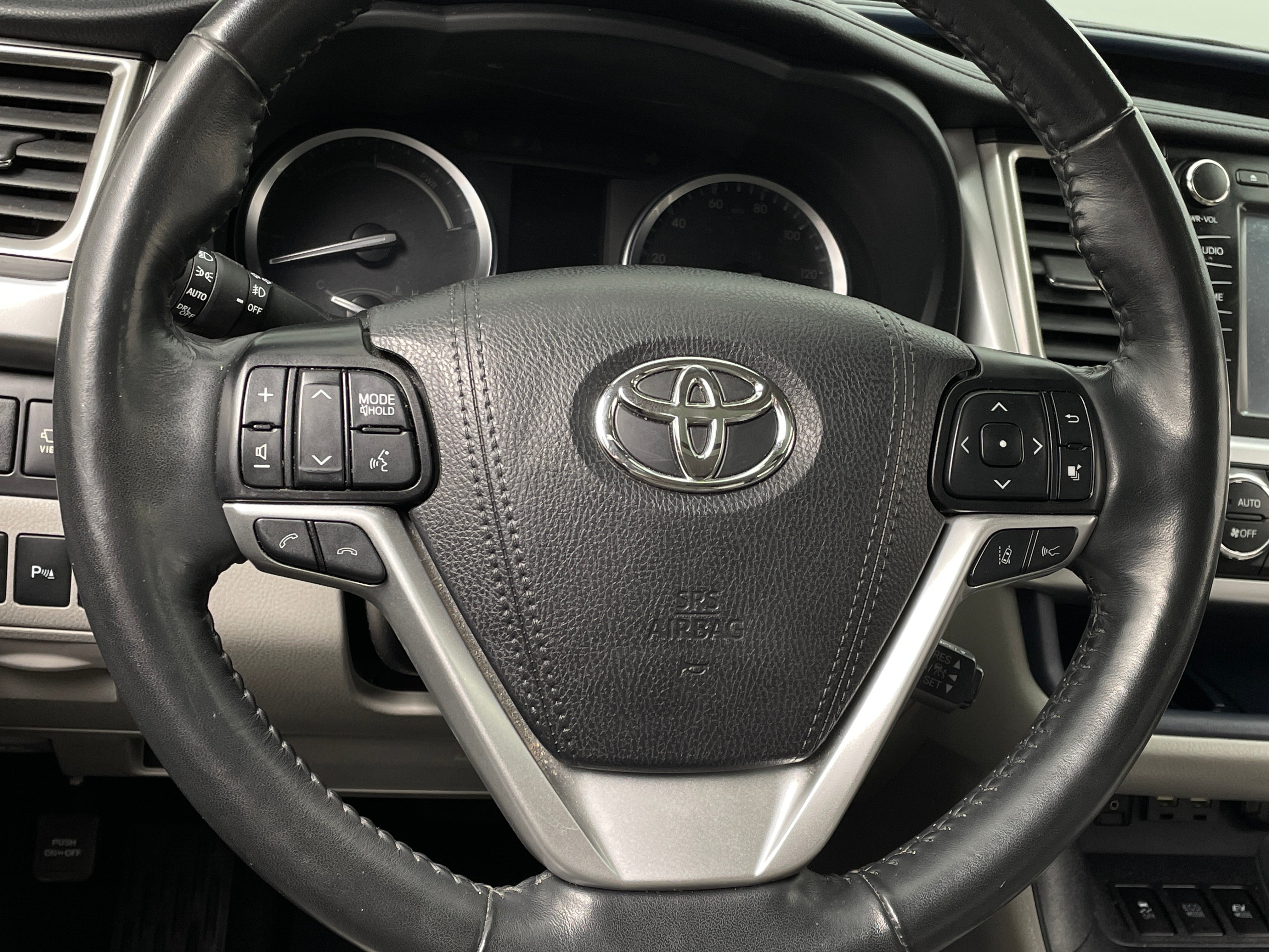 Thumbnail: 2019 Toyota Highlander - 4