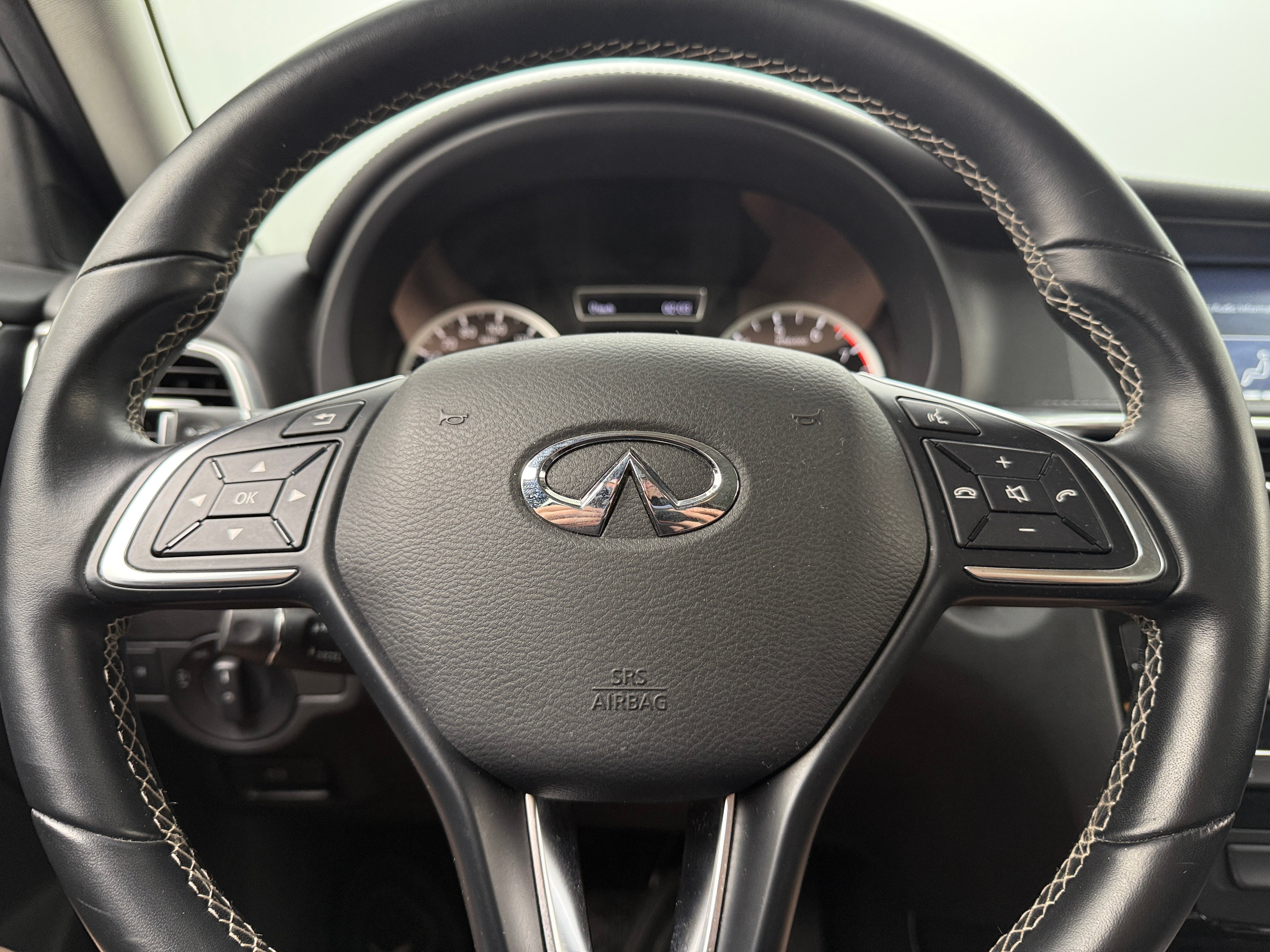 Thumbnail: 2018 INFINITI QX30 - 4