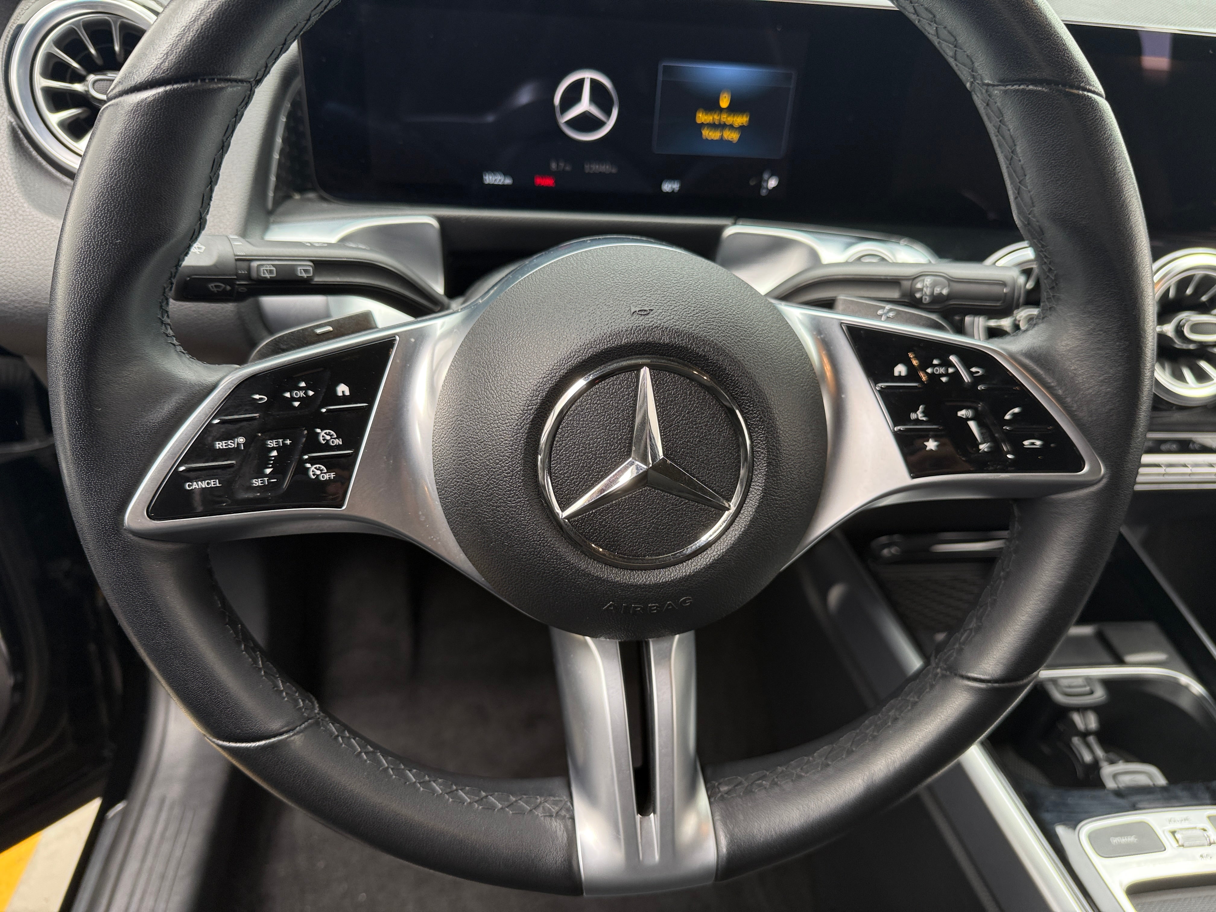 Thumbnail: 2024 Mercedes-Benz GLB - 4