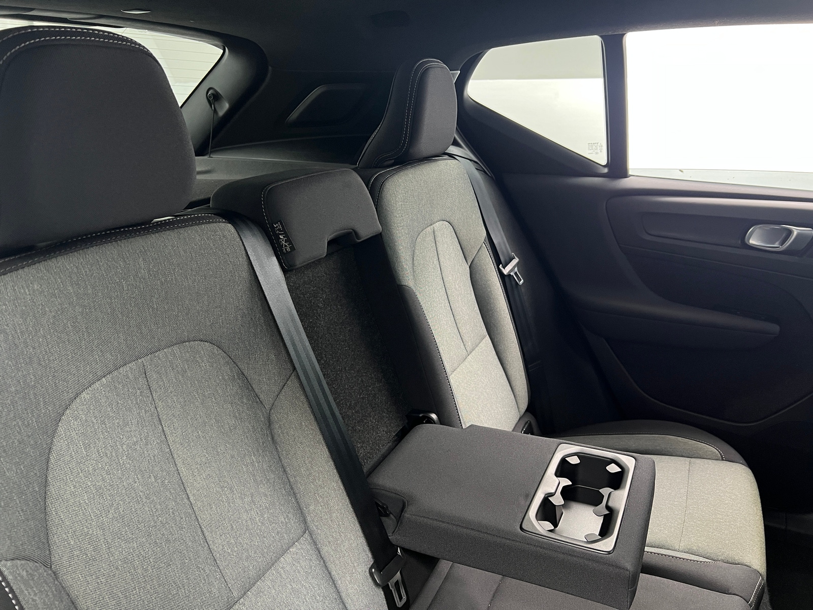 Thumbnail: 2024 Volvo XC40 - 6
