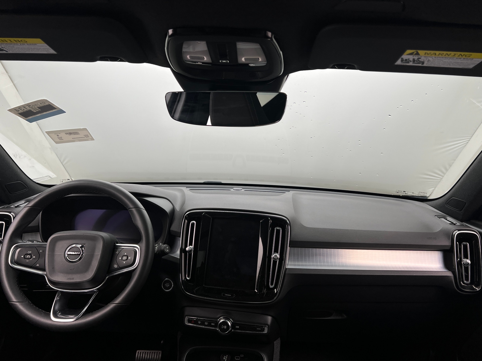 Thumbnail: 2024 Volvo XC40 - 3