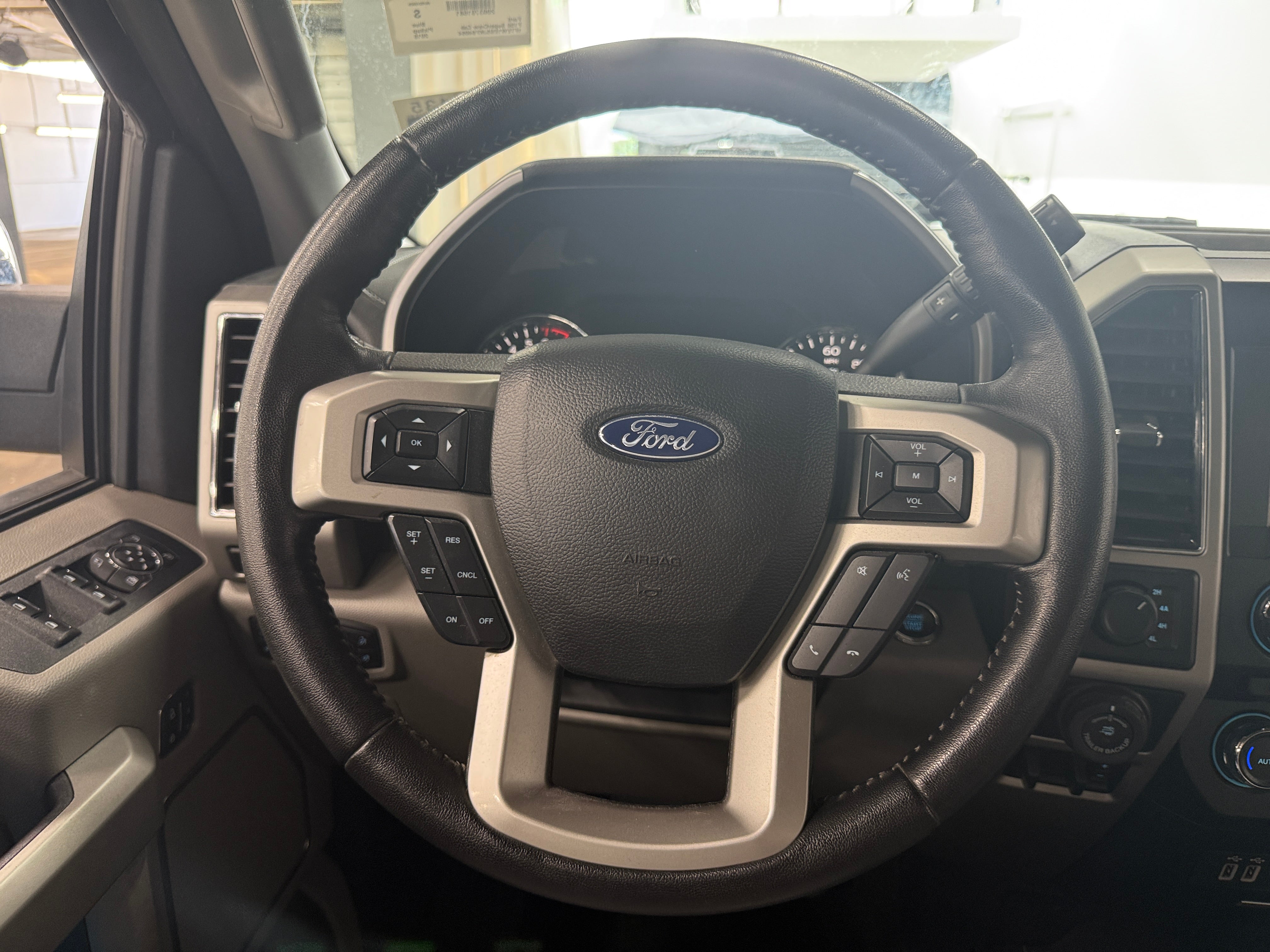 Thumbnail: 2018 Ford Econoline - 4