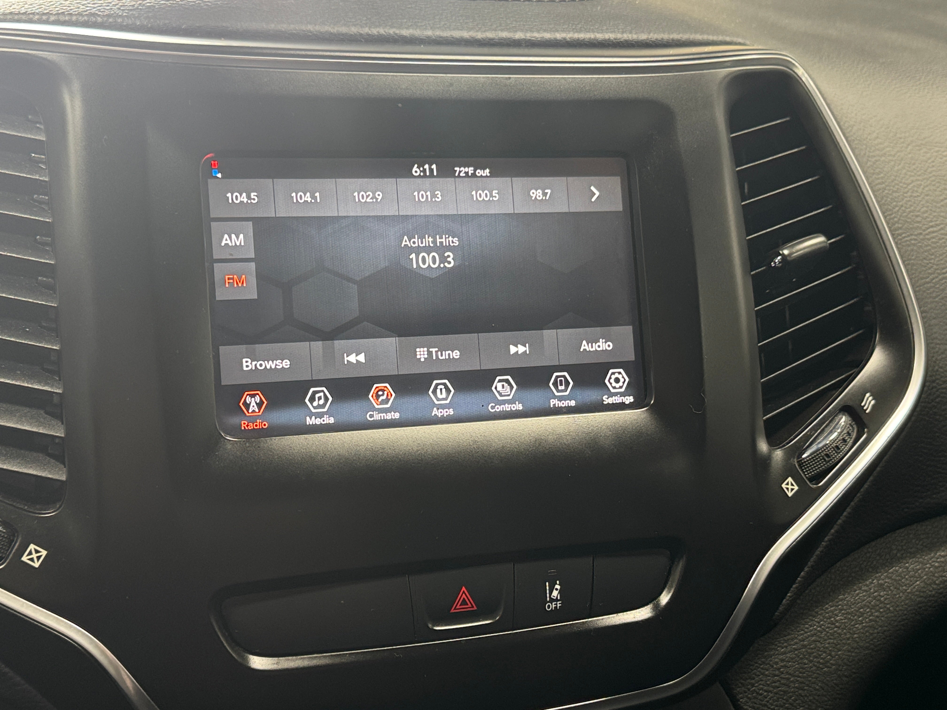 Thumbnail: 2021 Jeep Cherokee - 4
