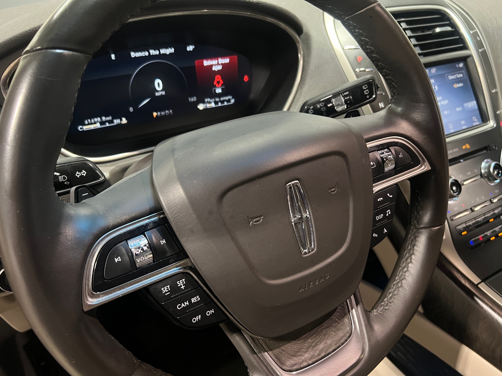 Thumbnail: 2019 Lincoln Nautilus - 4