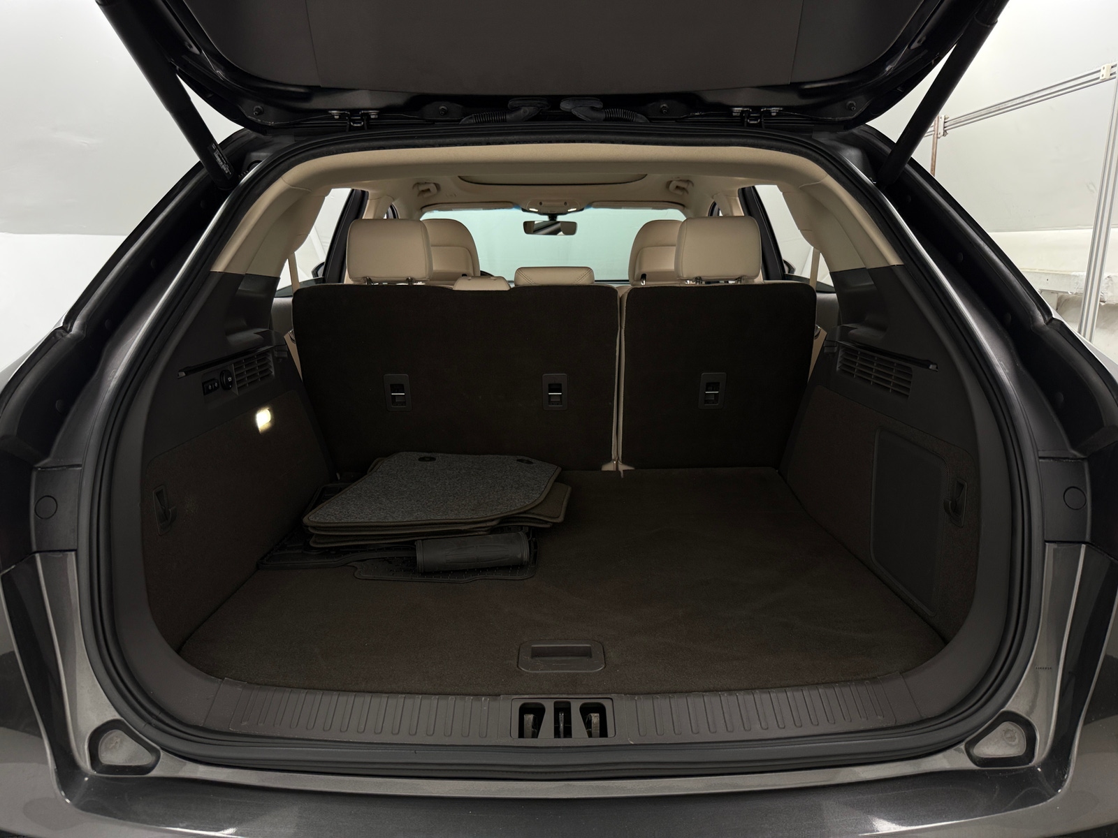 Thumbnail: 2019 Lincoln Nautilus - 6