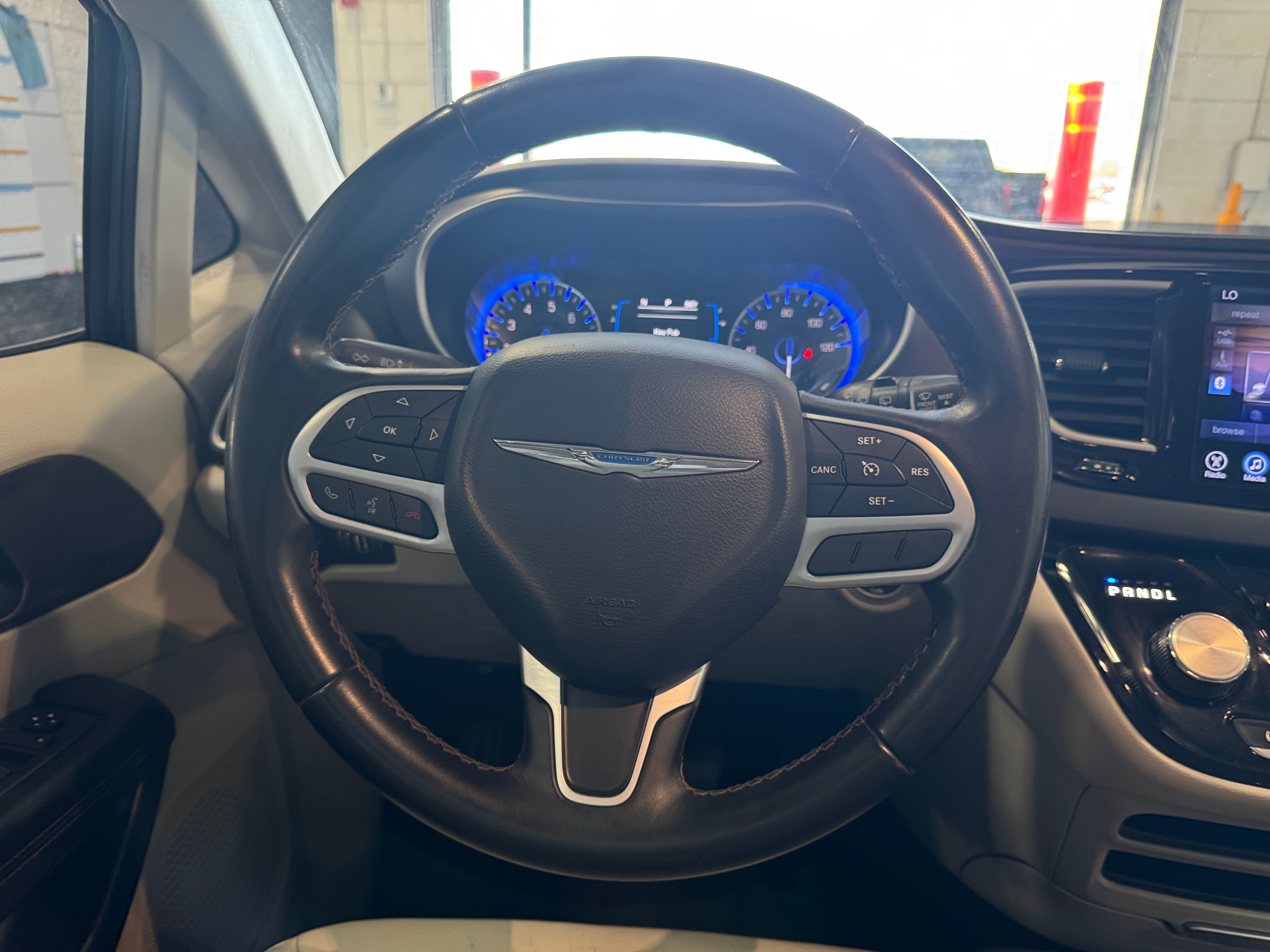 Thumbnail: 2017 Chrysler Pacifica - 4