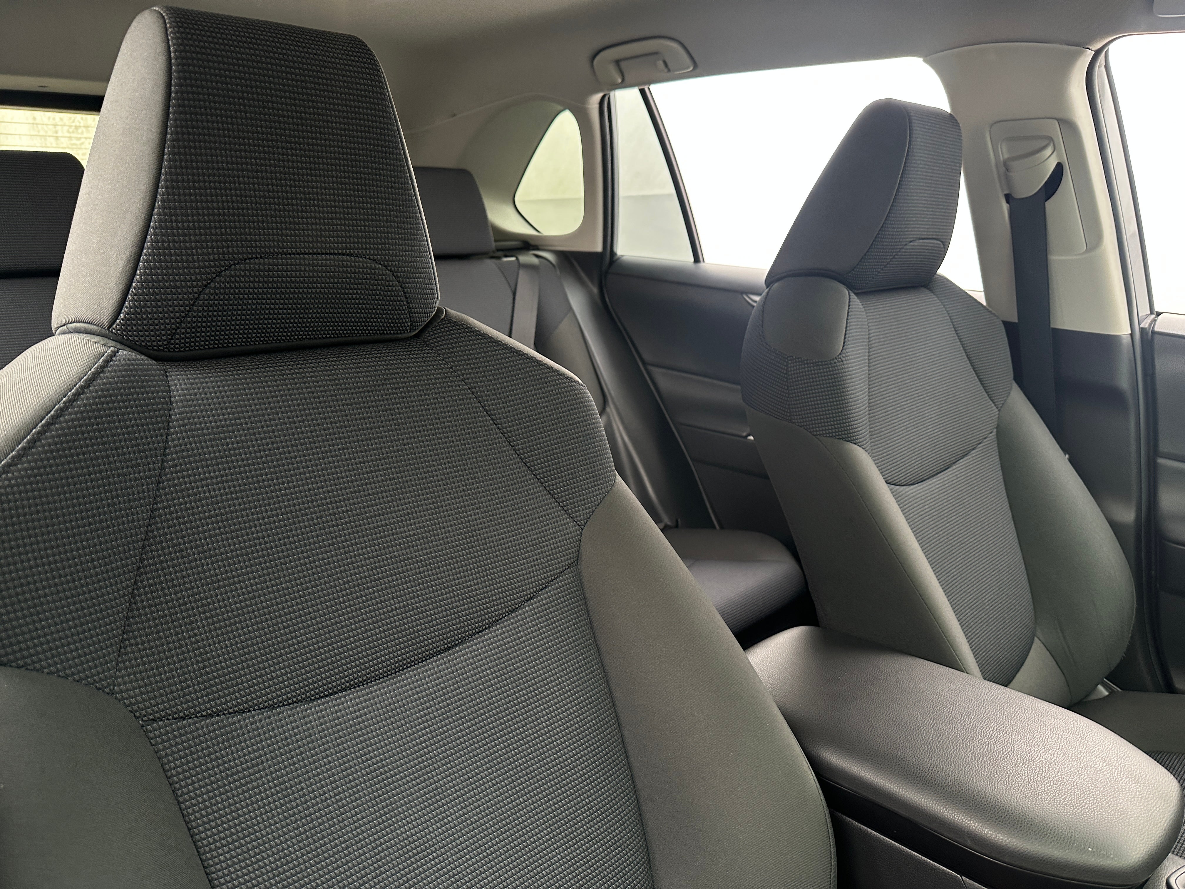 Thumbnail: 2020 Toyota RAV4 - 2